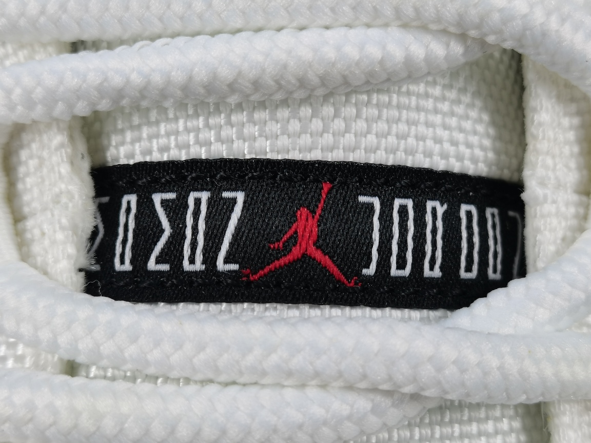 11s Retro Low Tour Yellow Snakeskin