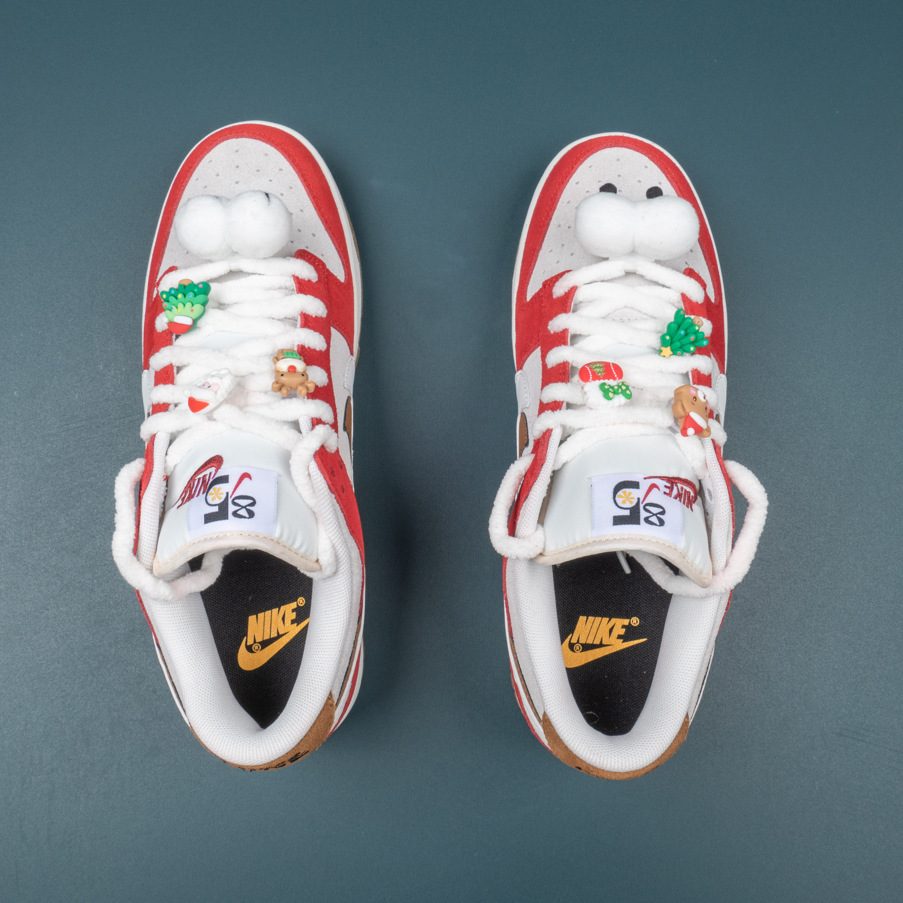 Dunk Low SE 85 'Christmas'