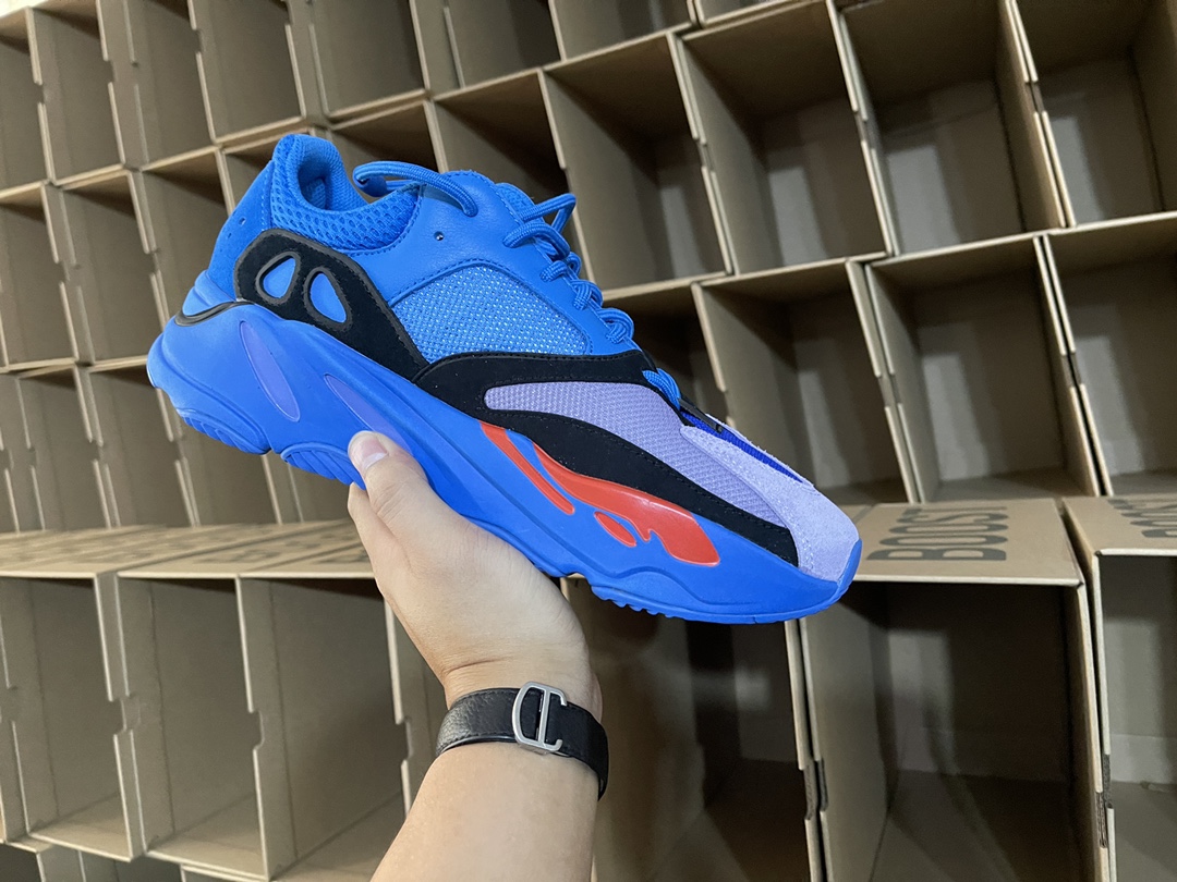 700 Hi-Res Blue