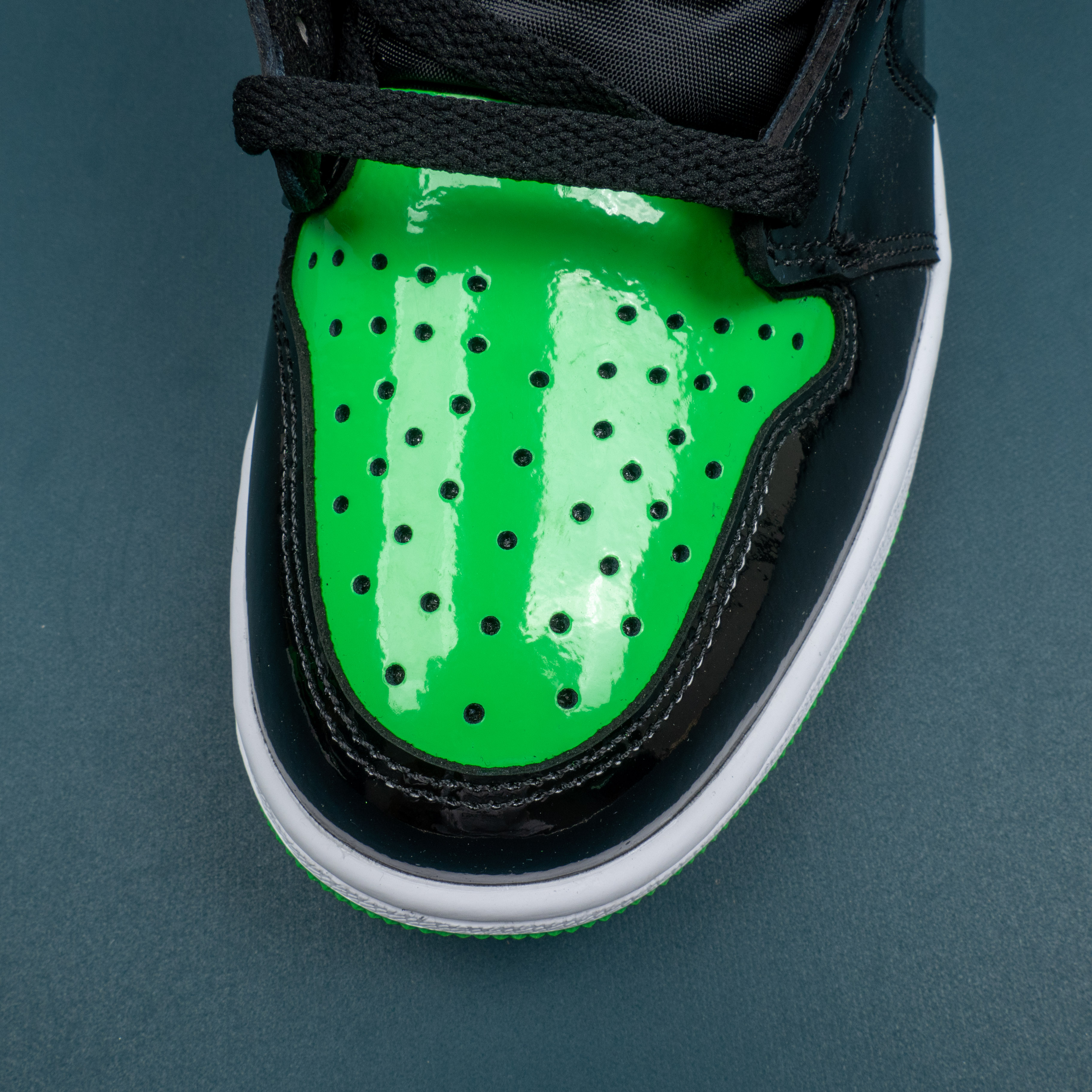 1s High Patent Black Green