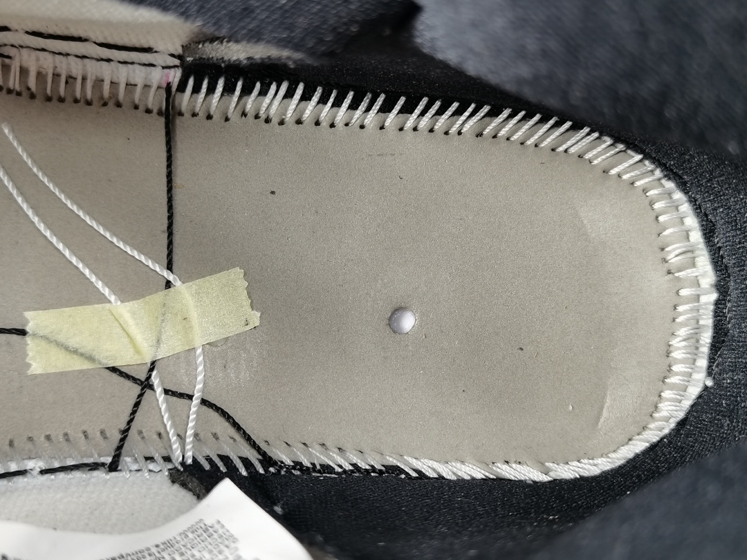 1's Retro High OG Bleached Coral