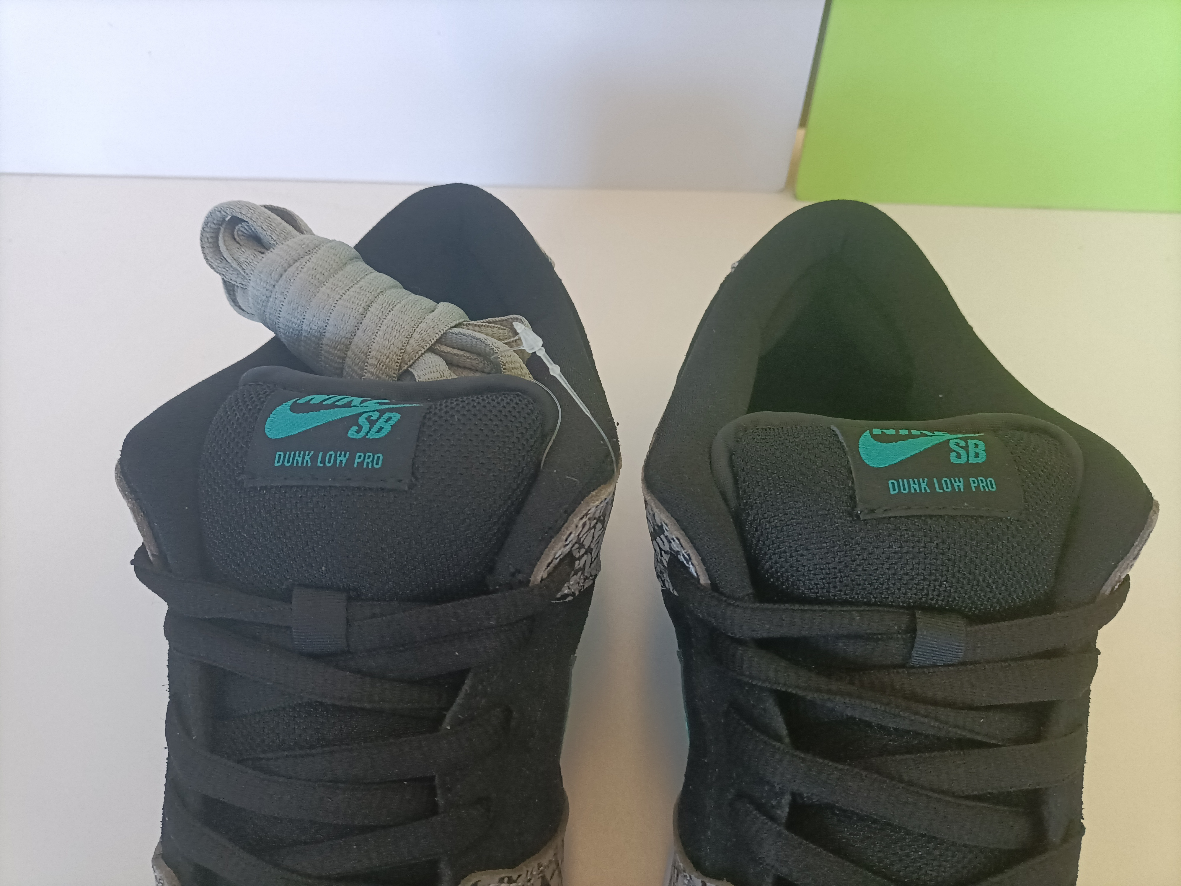 SB Dunk Low atmos Elephant