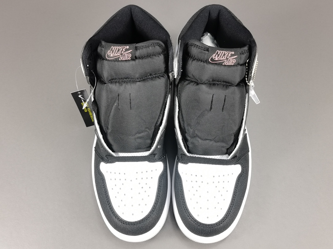 1's Retro High OG Bleached Coral