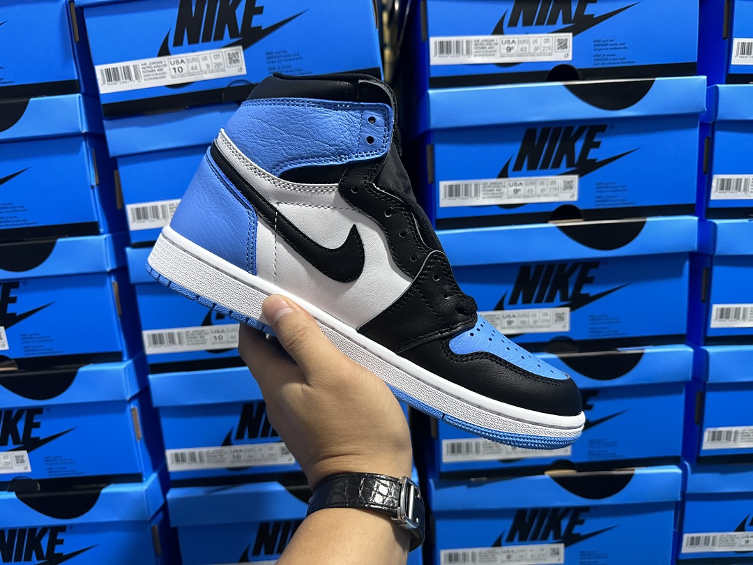 1's Retro High OG Blue Black