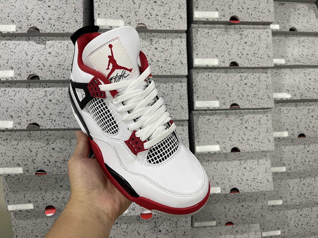 4's Fire Red DC7770-160