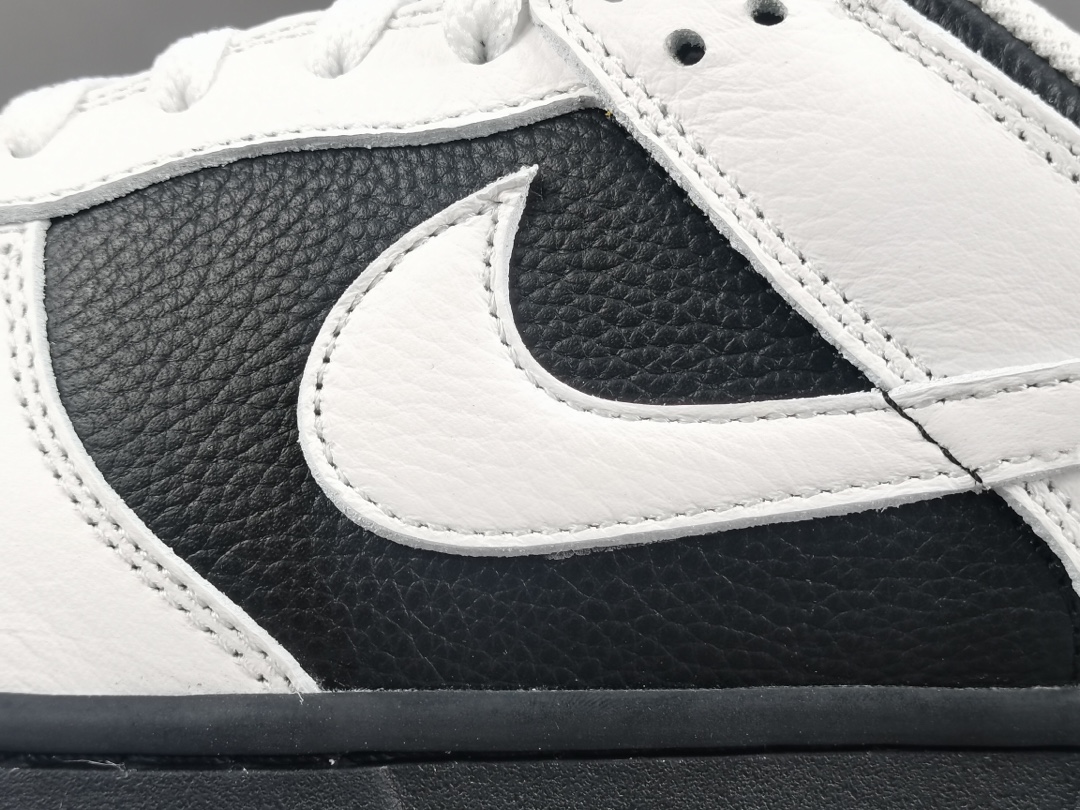 Dunk Low Retro Reverse Panda