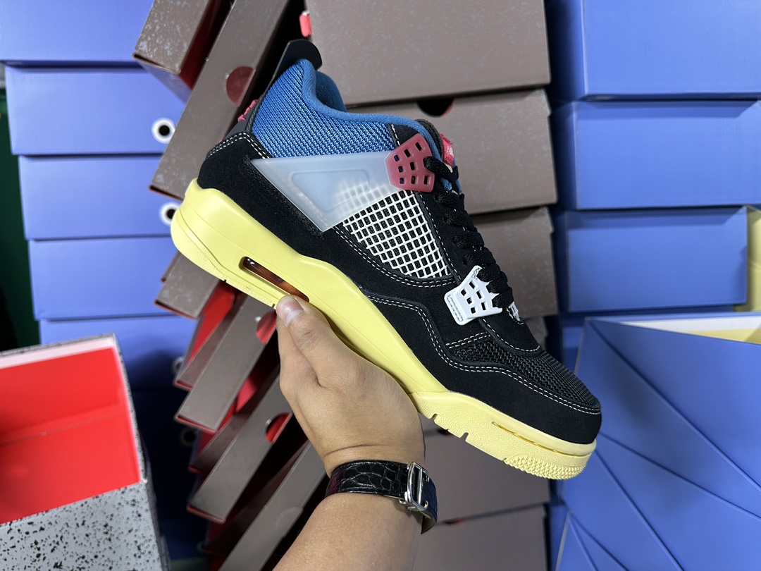 Union x Air 4's Off Noir