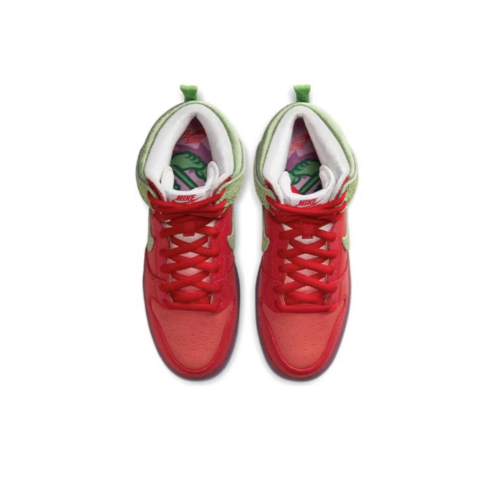 SB Dunk High Strawberry Cough
