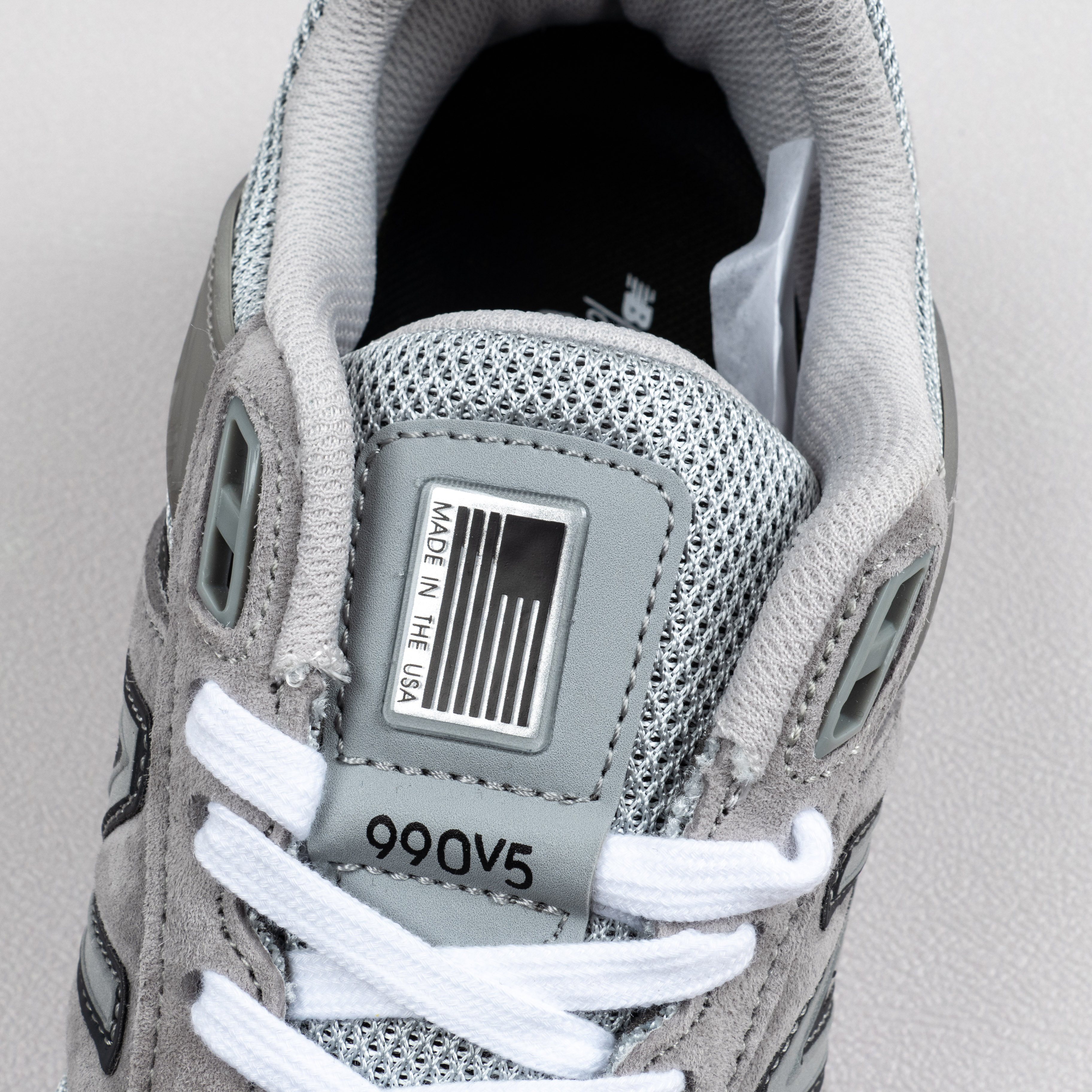 【Free Shipping】990v5 Grey