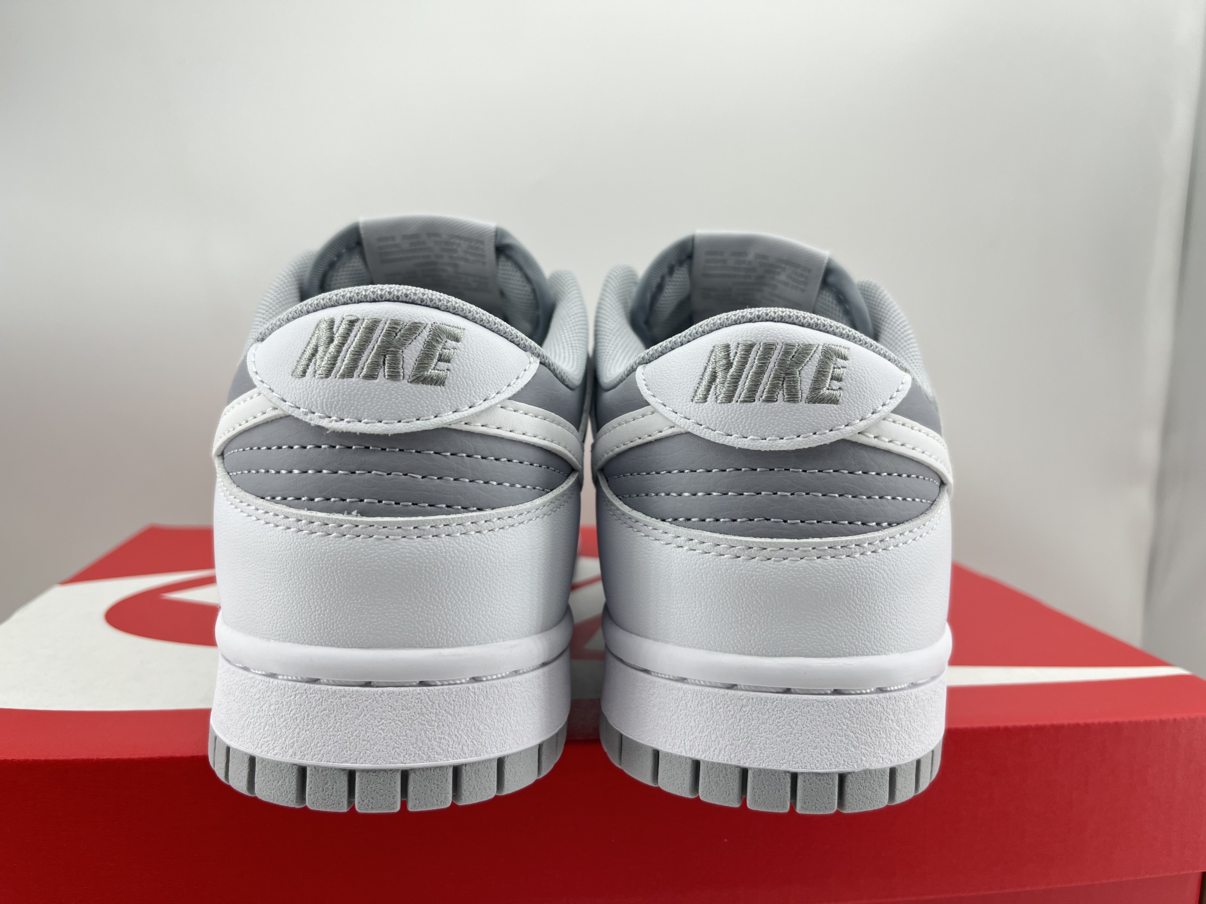 Dunk Low Retro White Grey