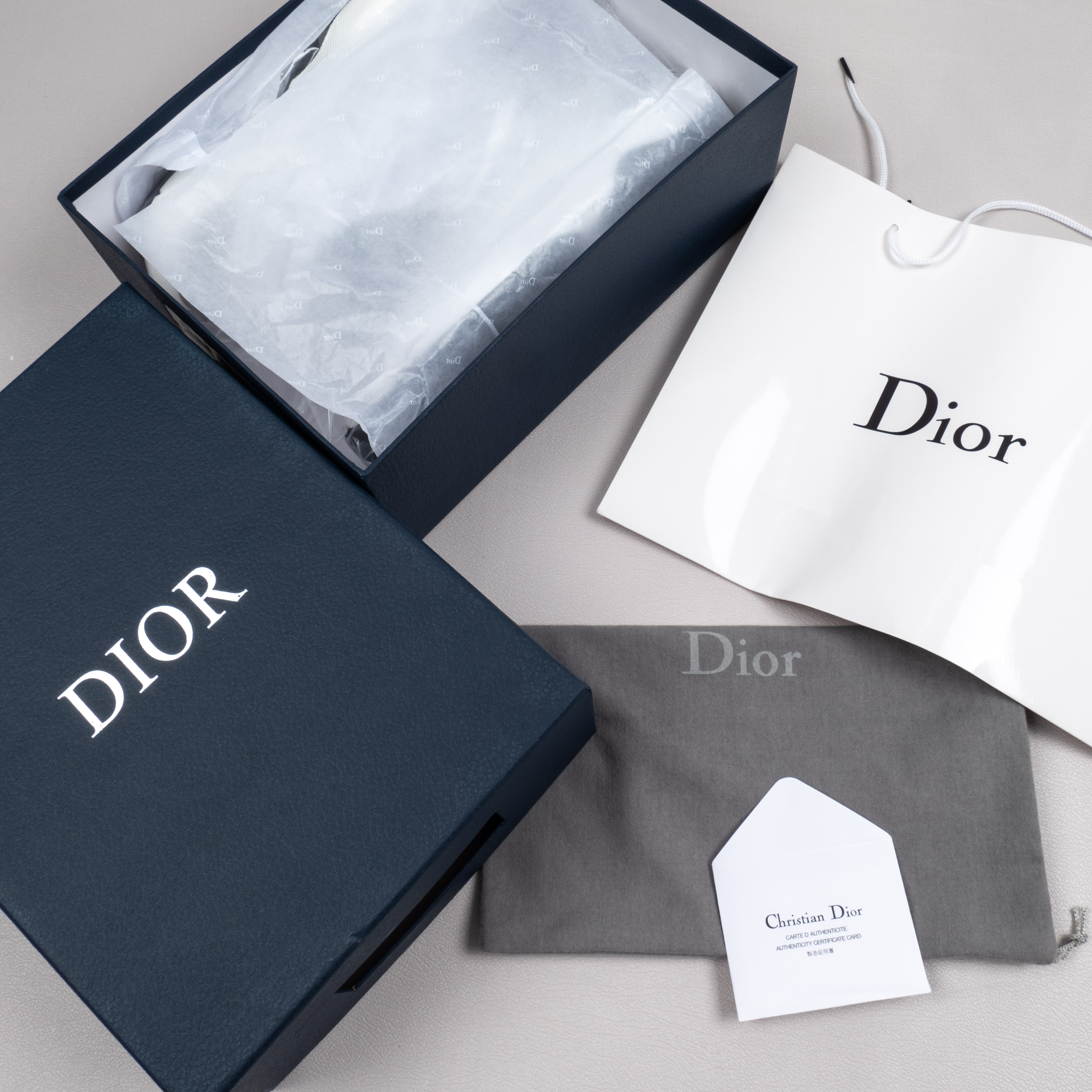 【Free shipping】 男女鞋 DlOR 运动休闲老爹鞋松紧鞋带红蓝色