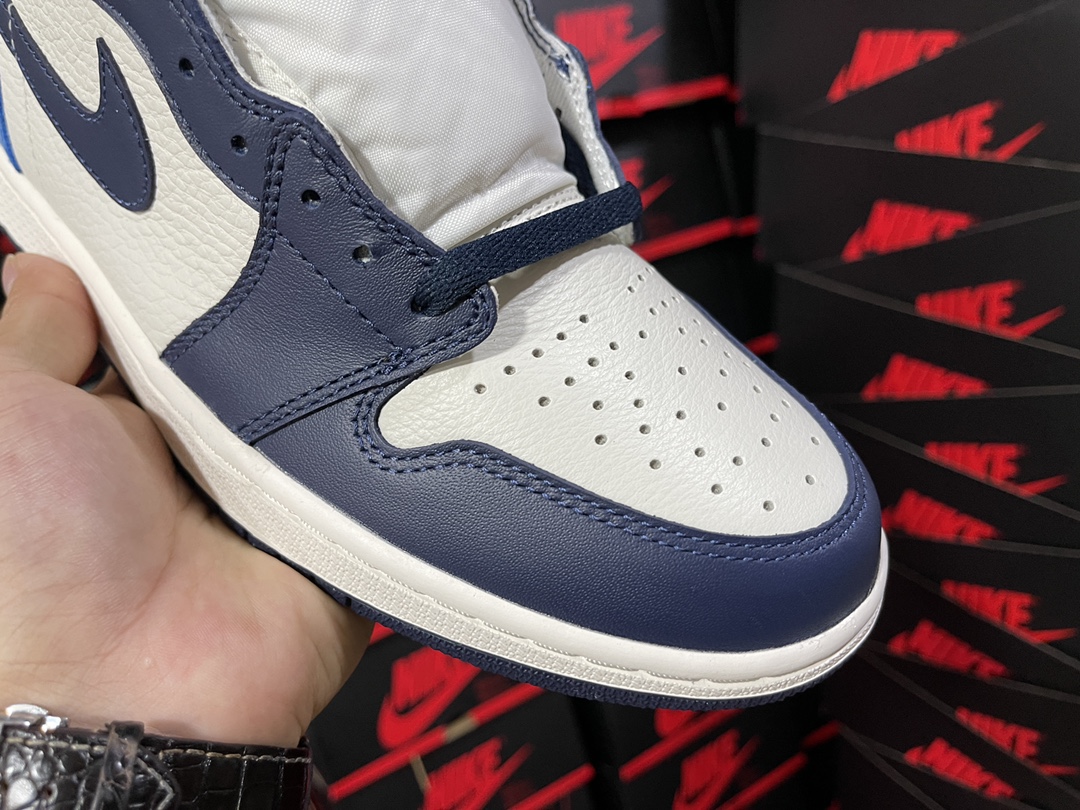 1's Retro High OG “Obsidian University Blue”