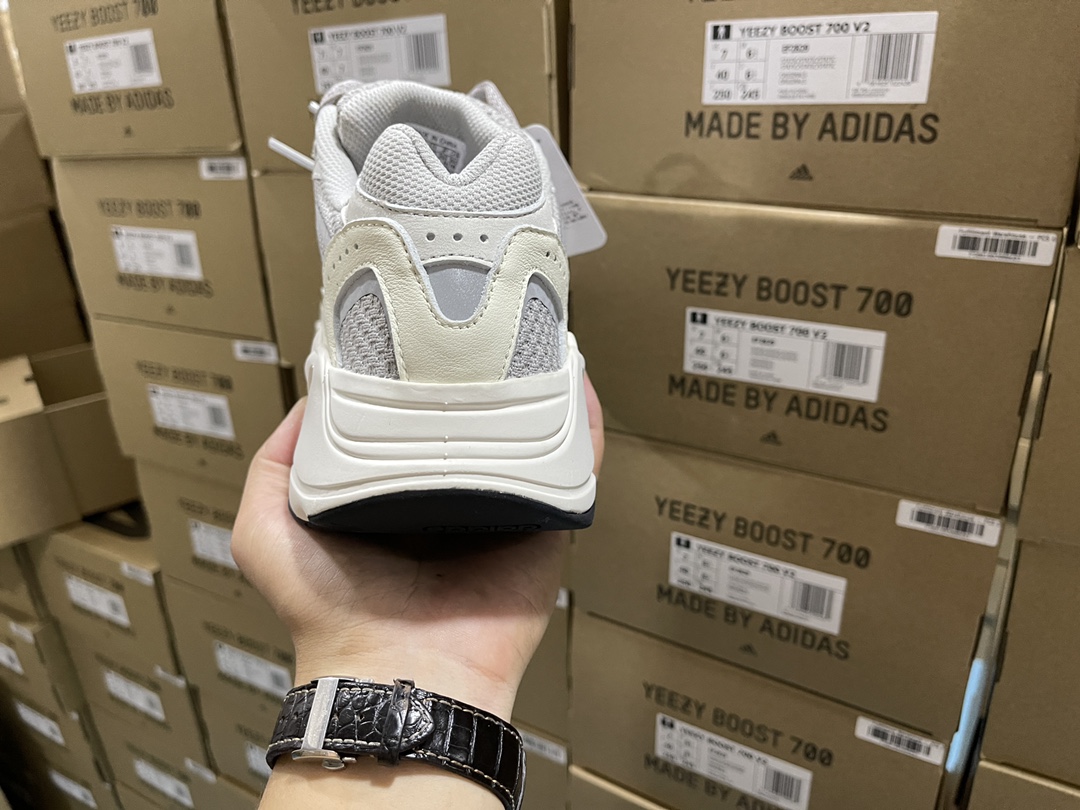 700 V2 Static