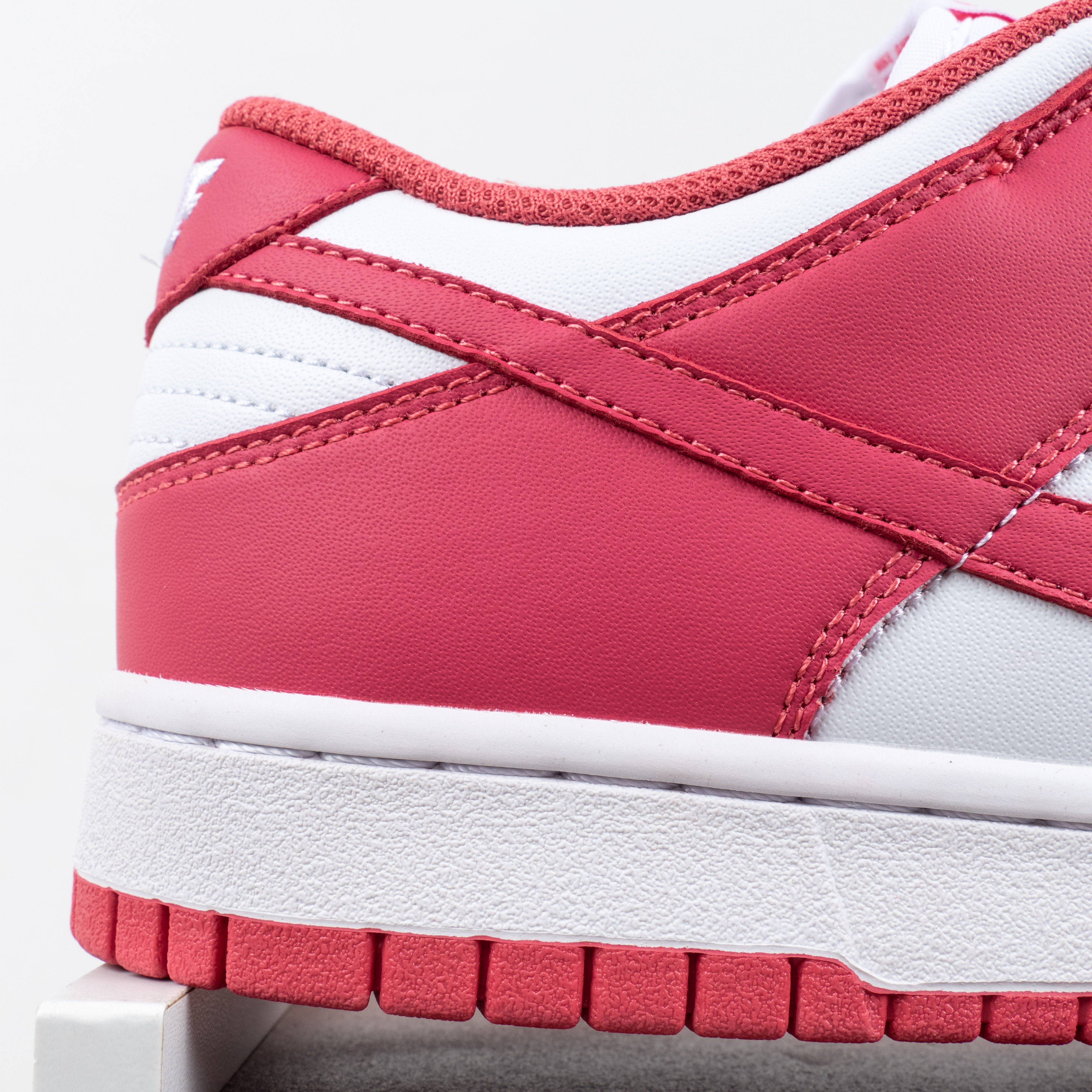 Dunk Low Archeo Pink