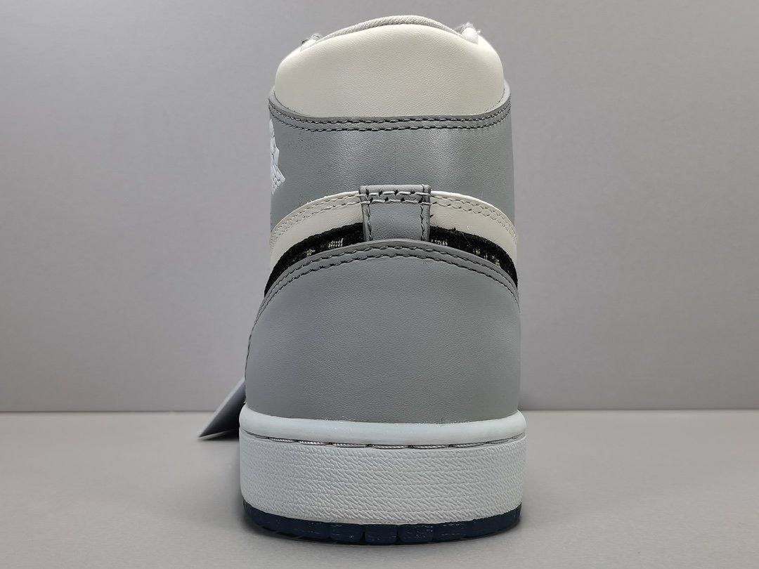 1's Retro High Dior CN8607 002