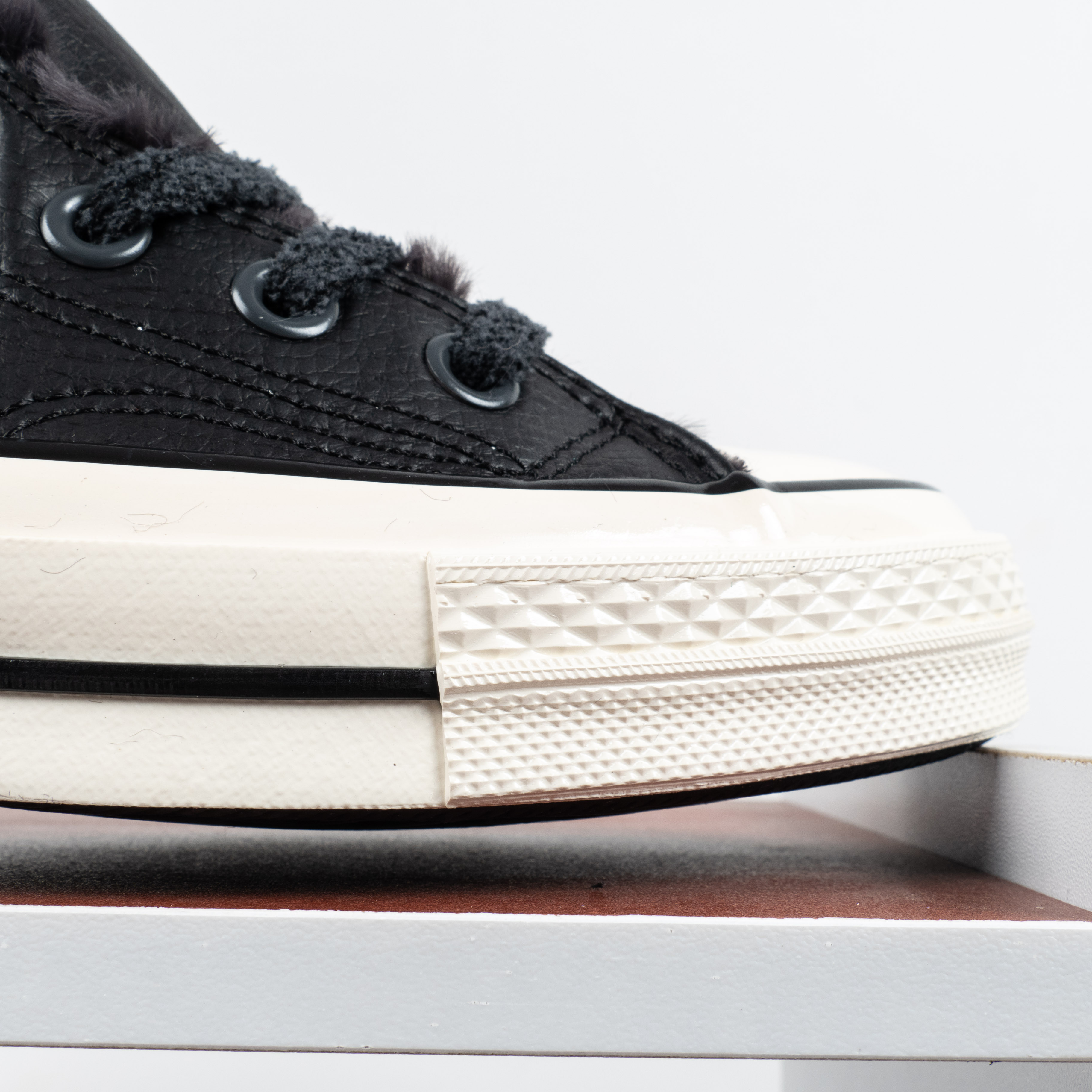 [Free Shipping]男女鞋 Converse Chuck 70s 皮面加绒帆布板鞋569516C