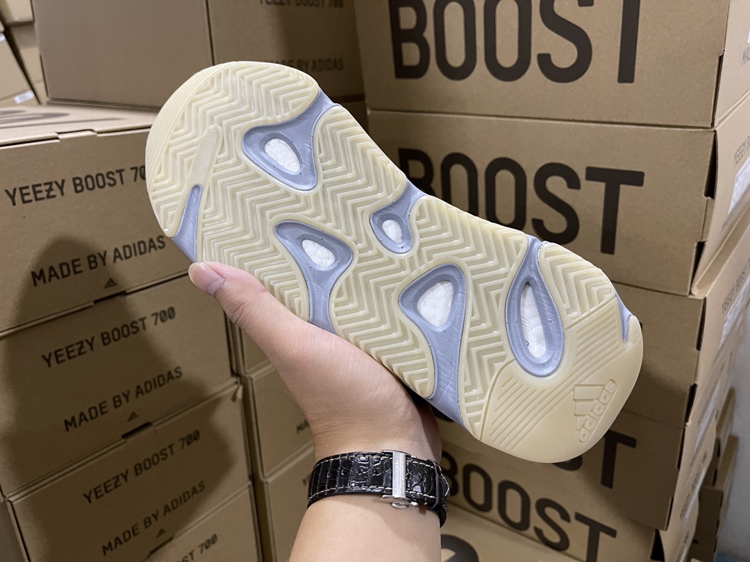 700 V2 Inertia