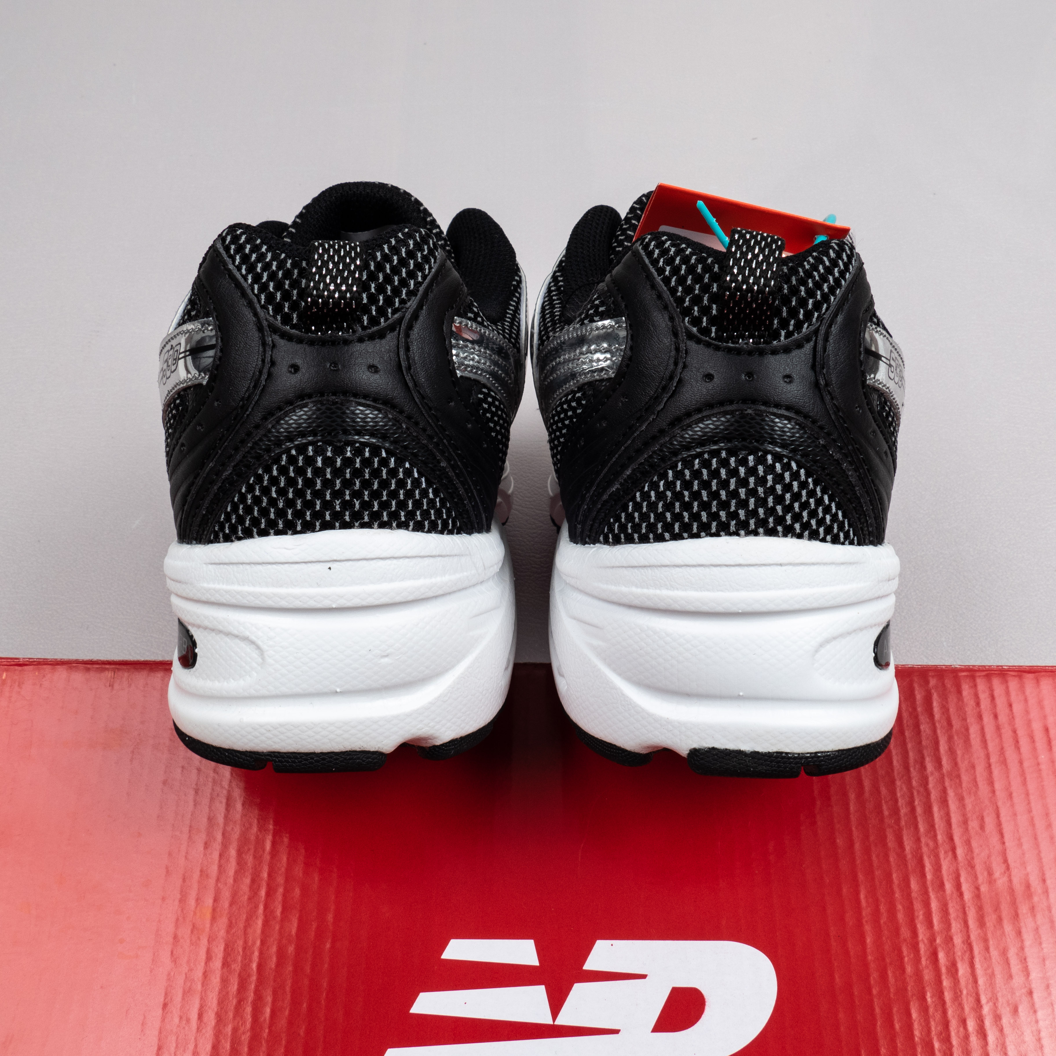 【Free Shipping】NB530系列复古跑步鞋老爹鞋 MR530KK