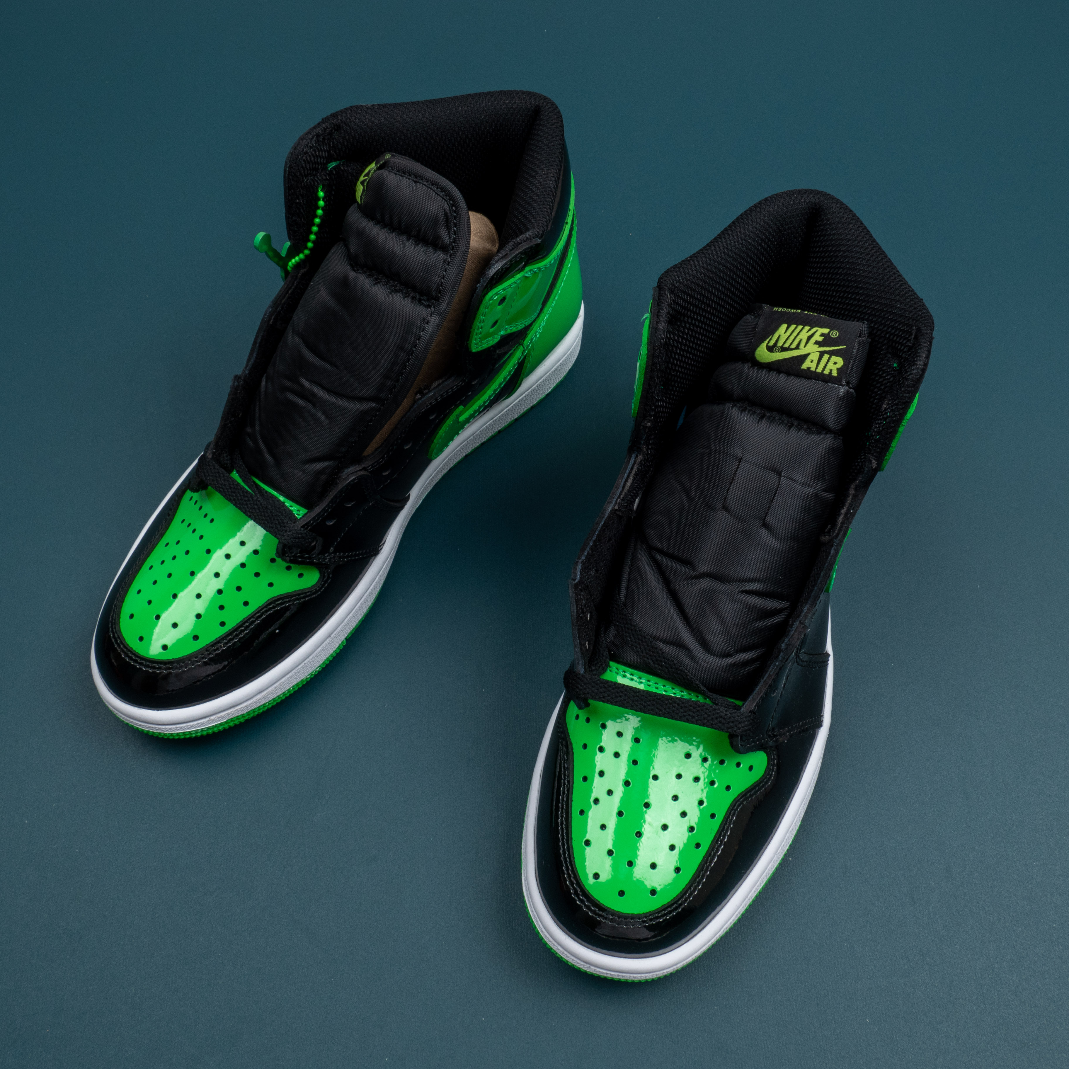 1s High Patent Black Green