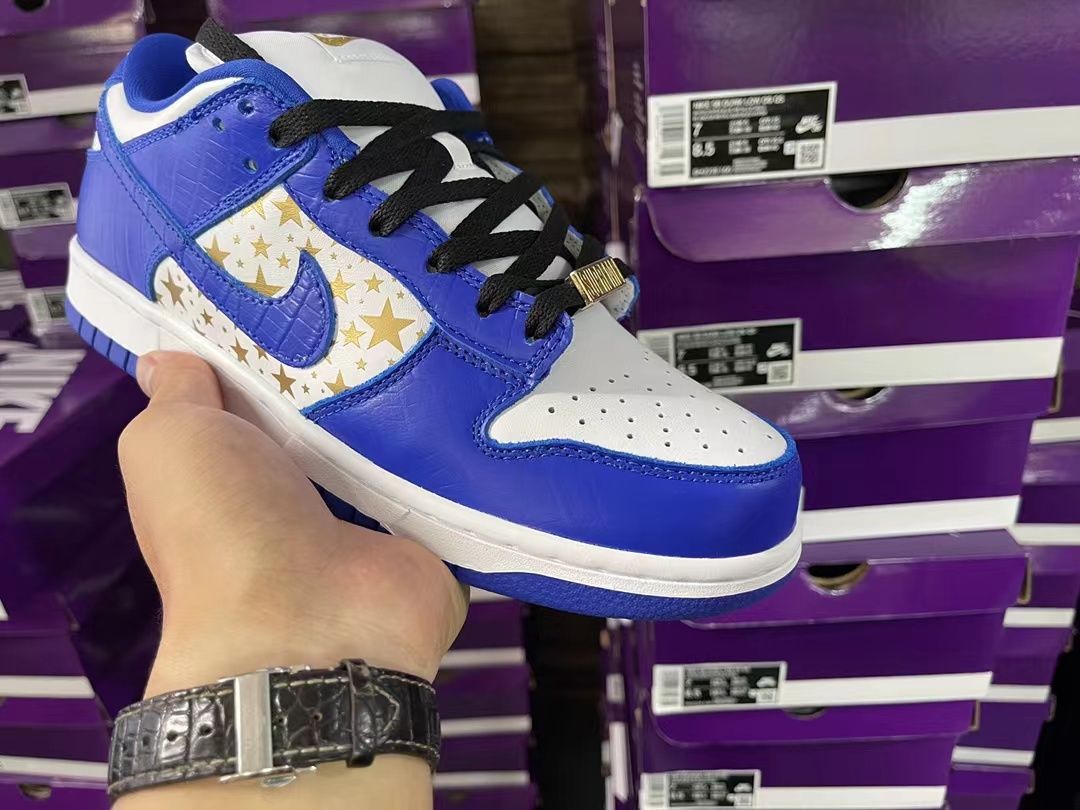 SB Dunk Low Supreme Stars Hyper Royal