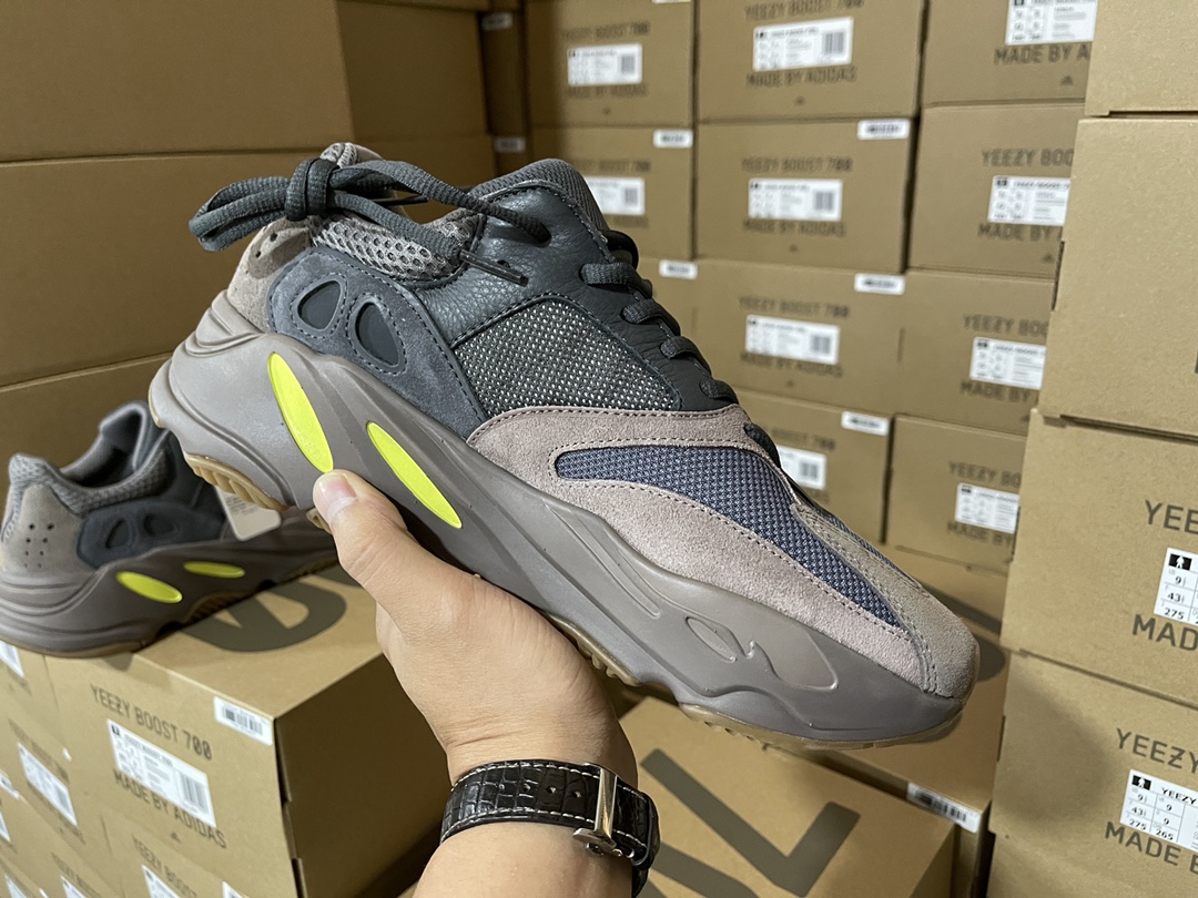 700 Mauve