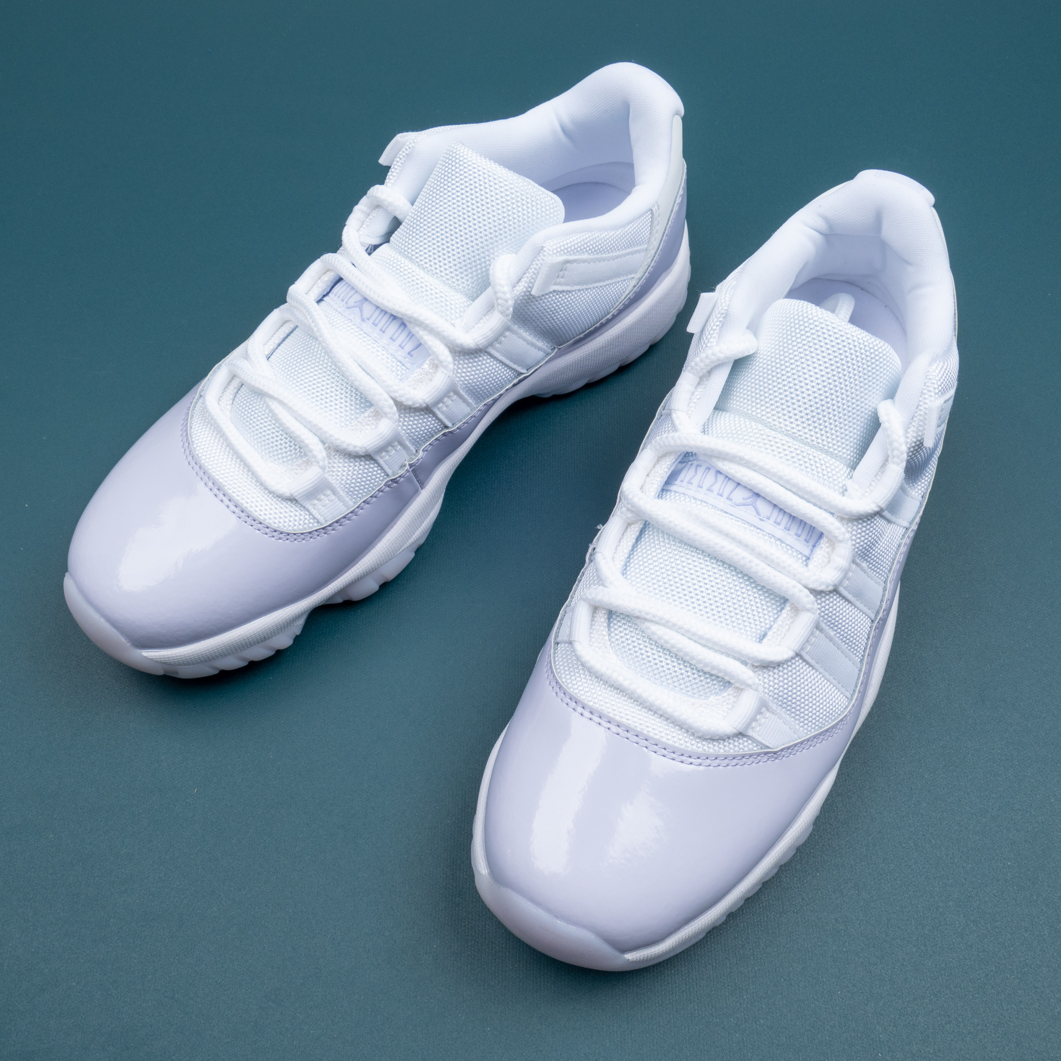 11s Retro Low Pure Violet