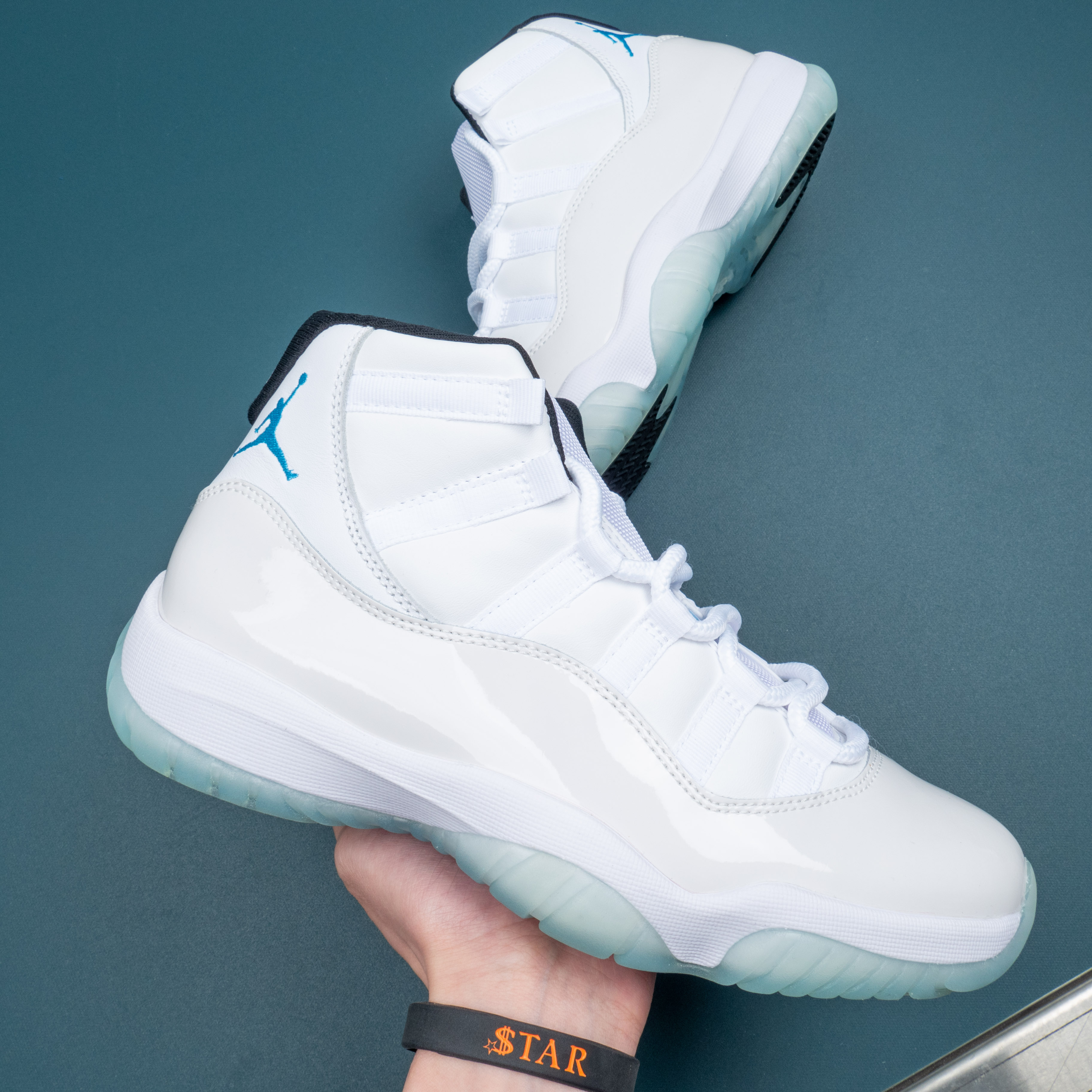 11s Retro Legend Blue (2014)