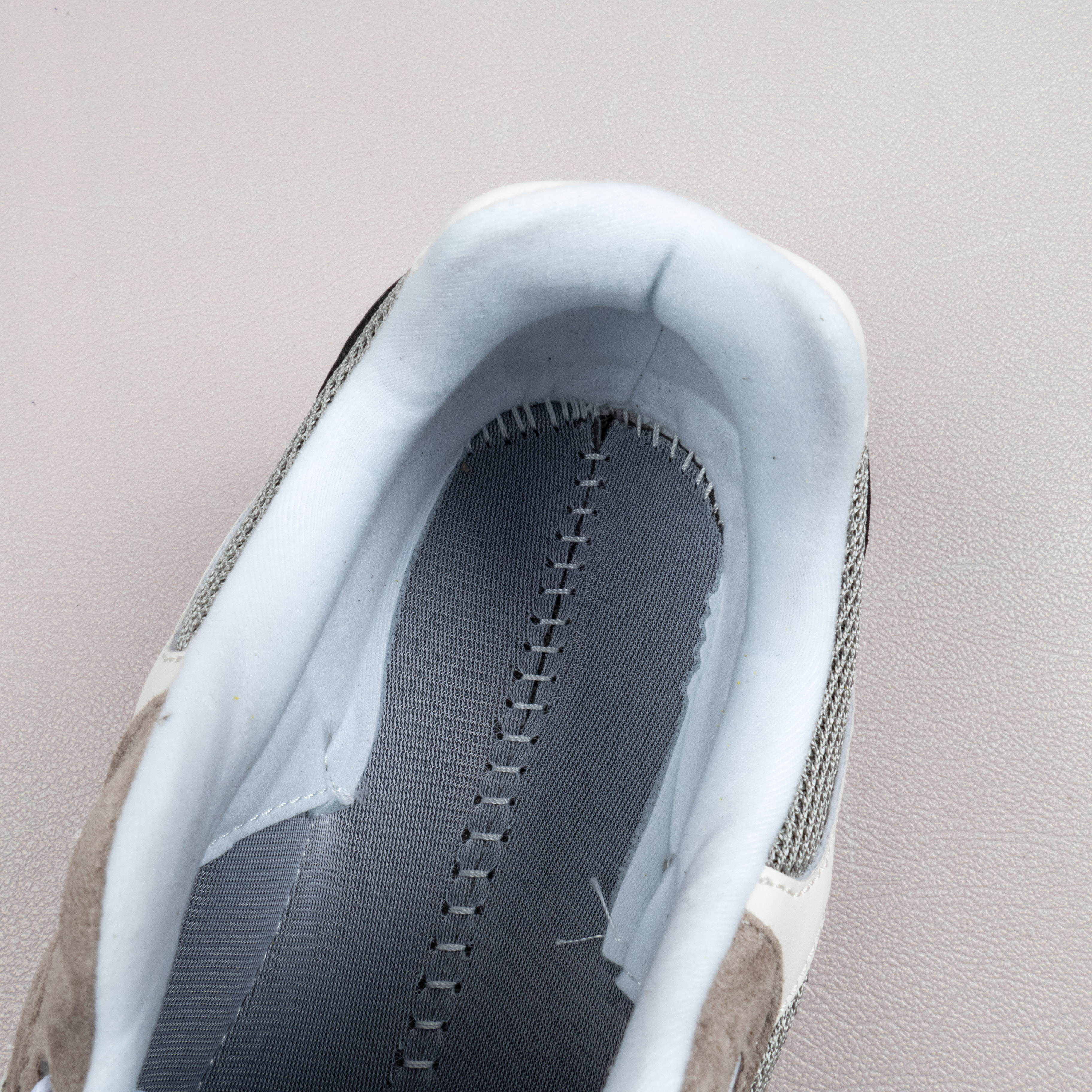 992 White Silver Nimbus Cloud