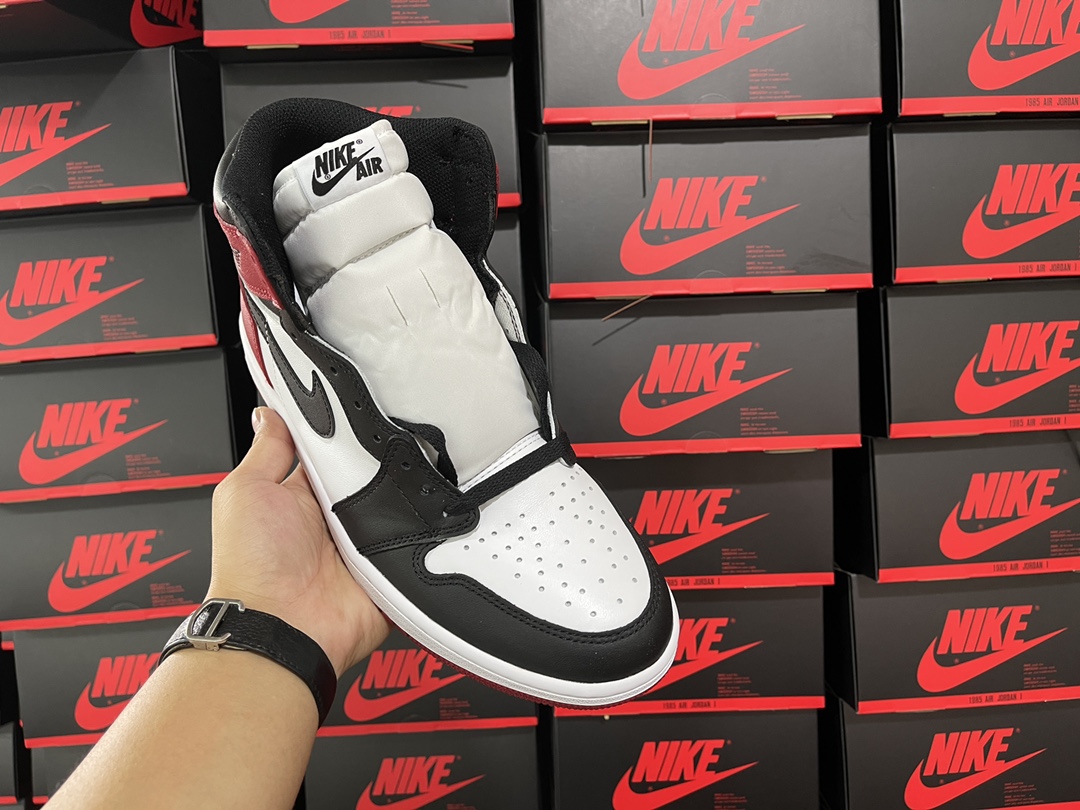 1's Retro Black Toe (2016)