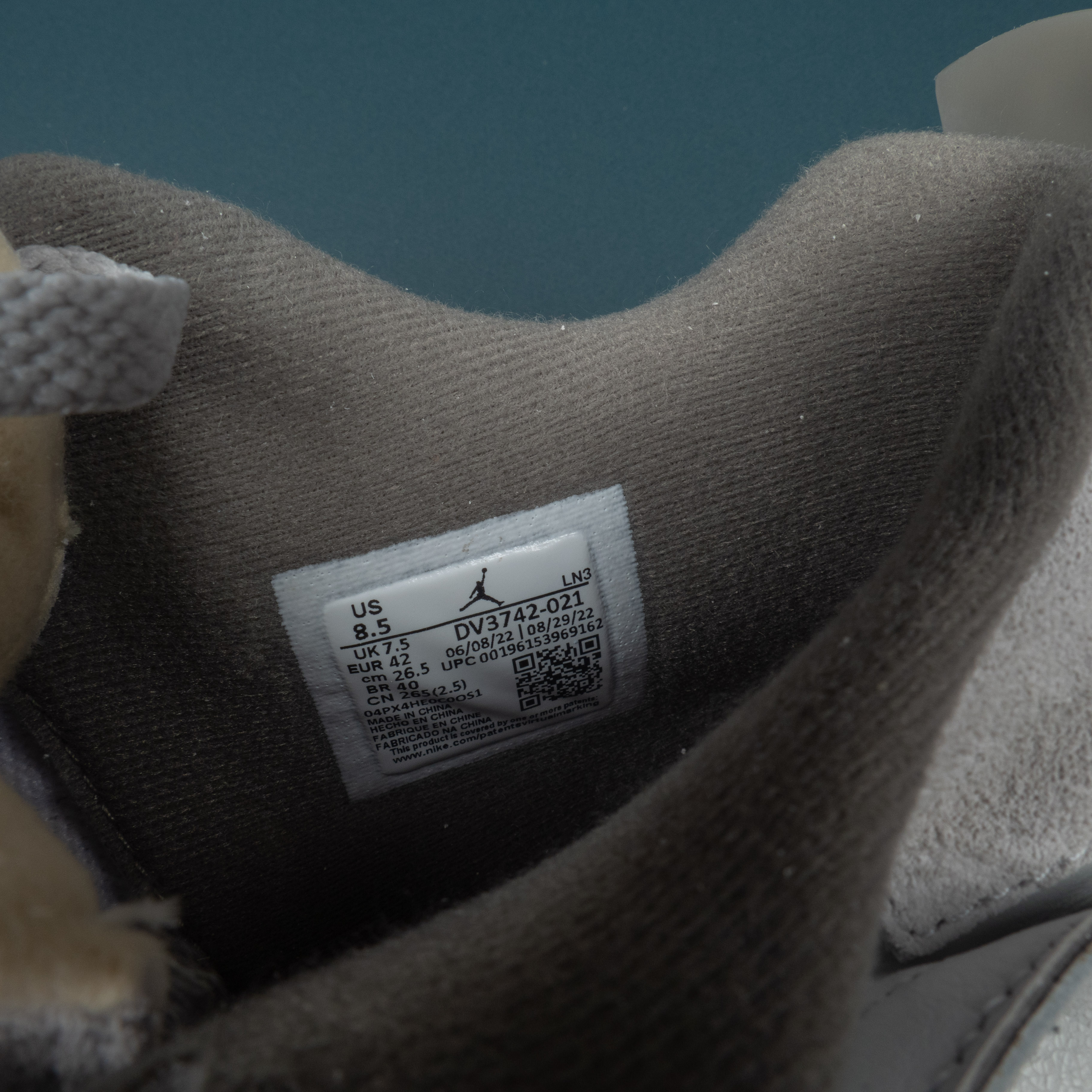 4s Retro SE Craft Photon Dust