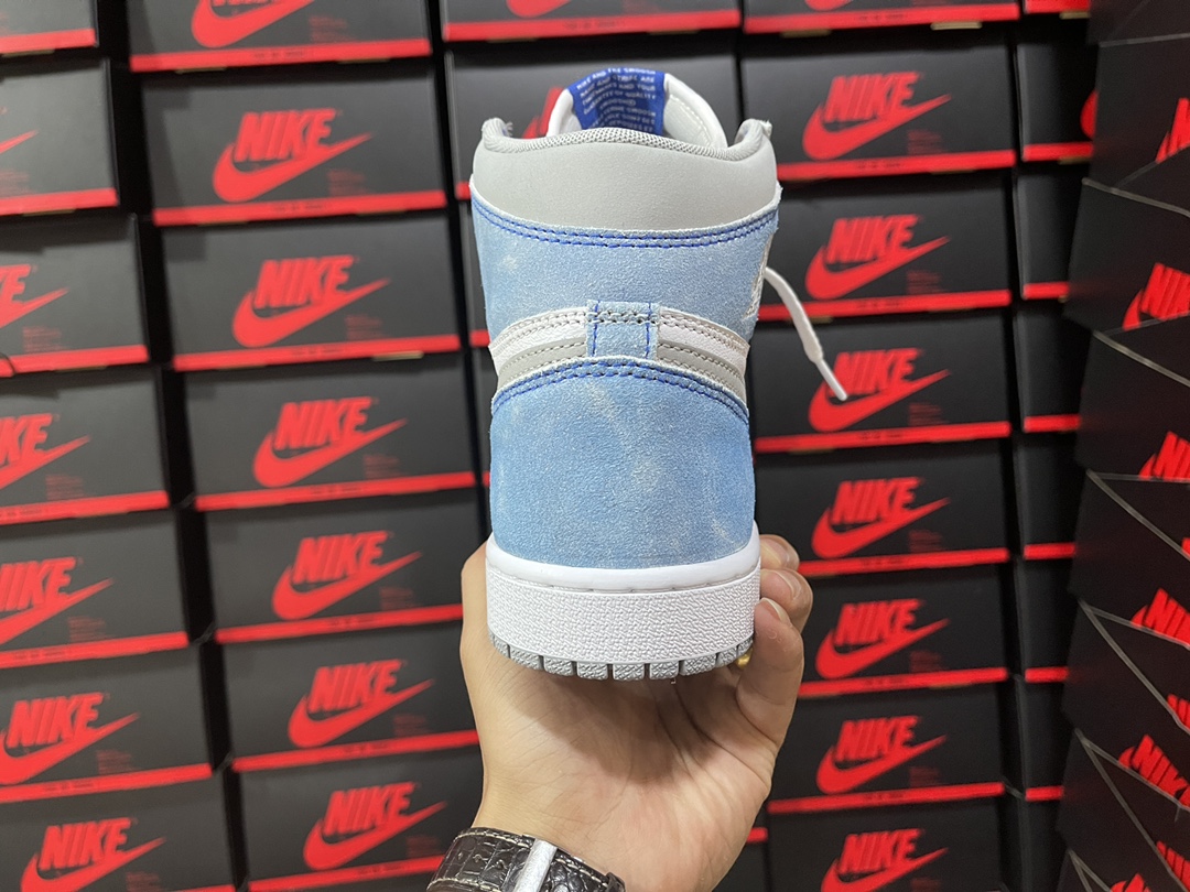 1's Retro High OG Hyper Royal