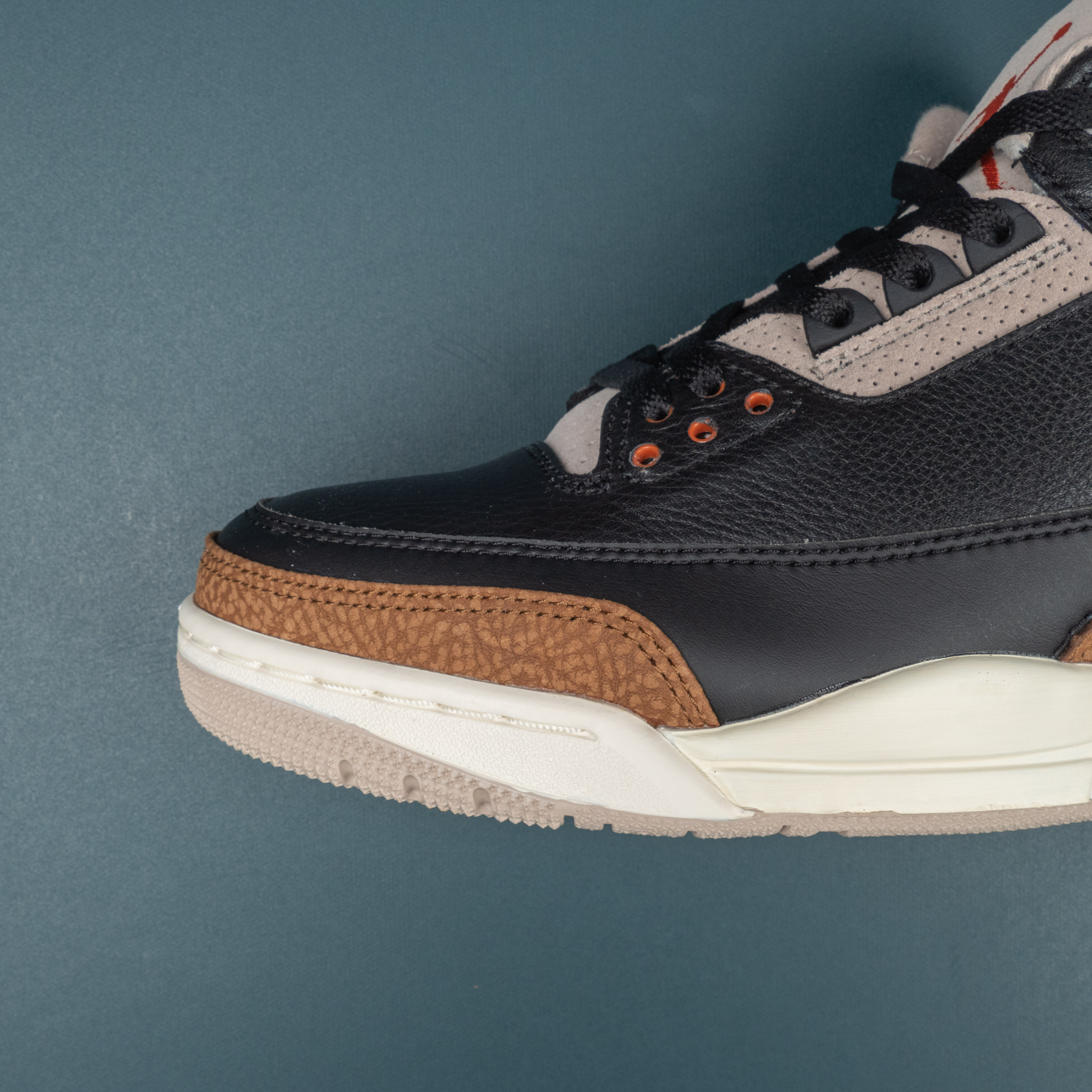 3s Retro Desert Elephant