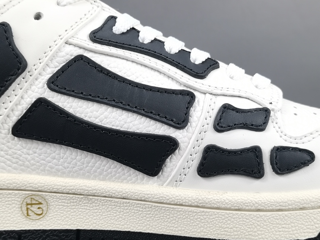 Skel Top Low White Black White