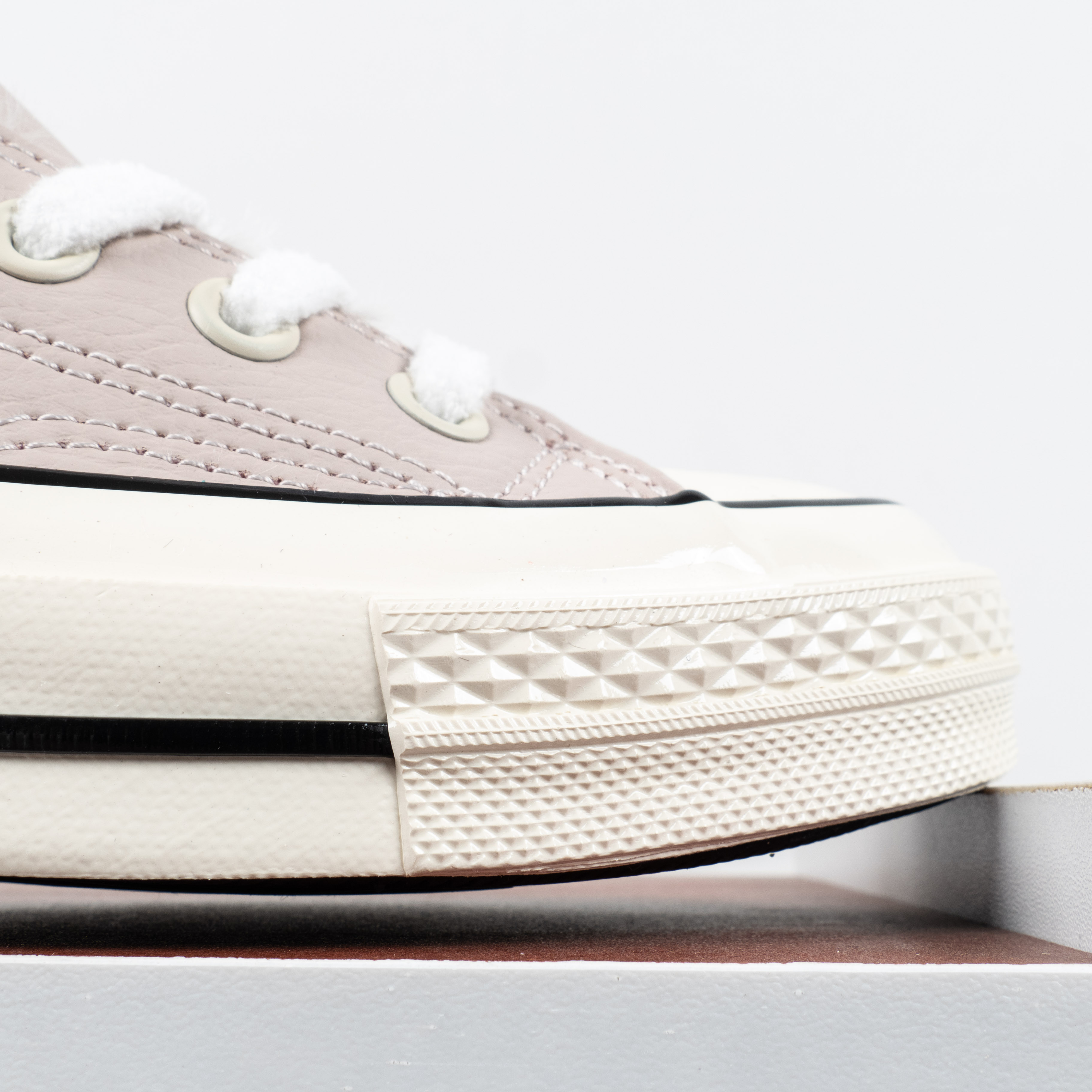 [Free Shipping] 男女鞋 Converse Chuck 70s 皮面加绒帆布板鞋569514C