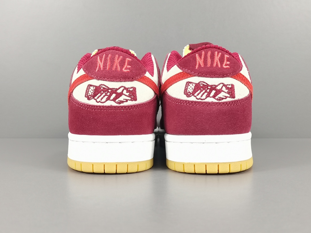 SB Dunk Low Skate Like a Girl