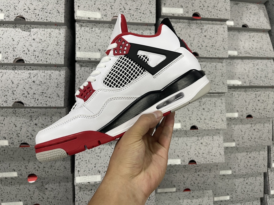 4's Fire Red DC7770-160