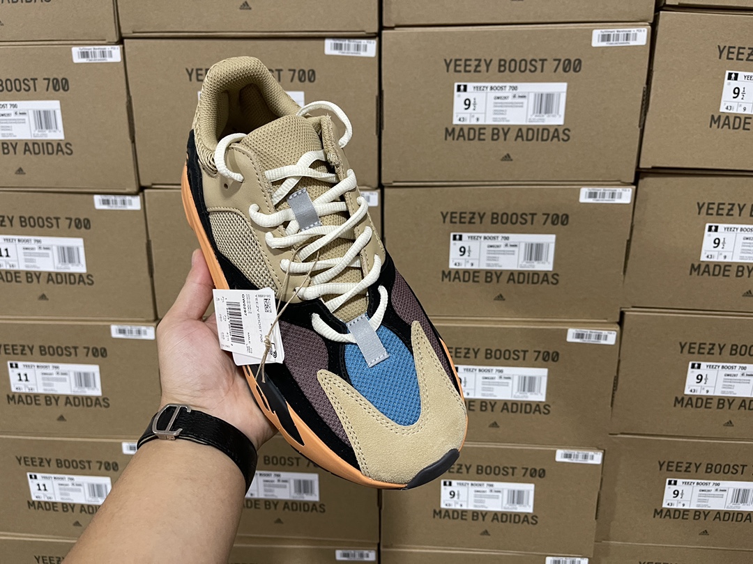 700 Sun