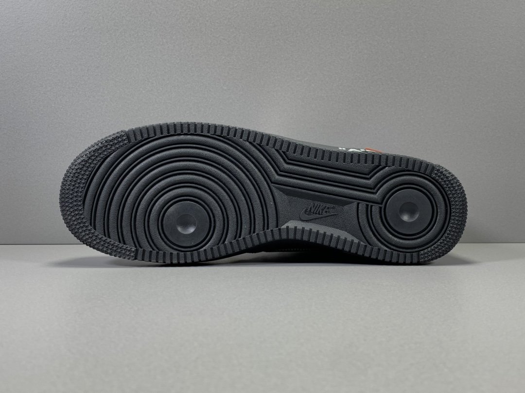 AF 1 Low '07 OW MoMA