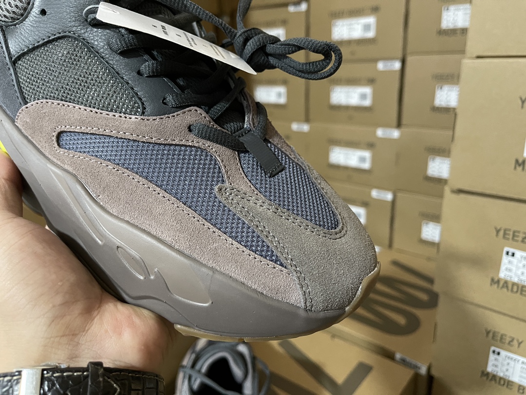 700 Mauve