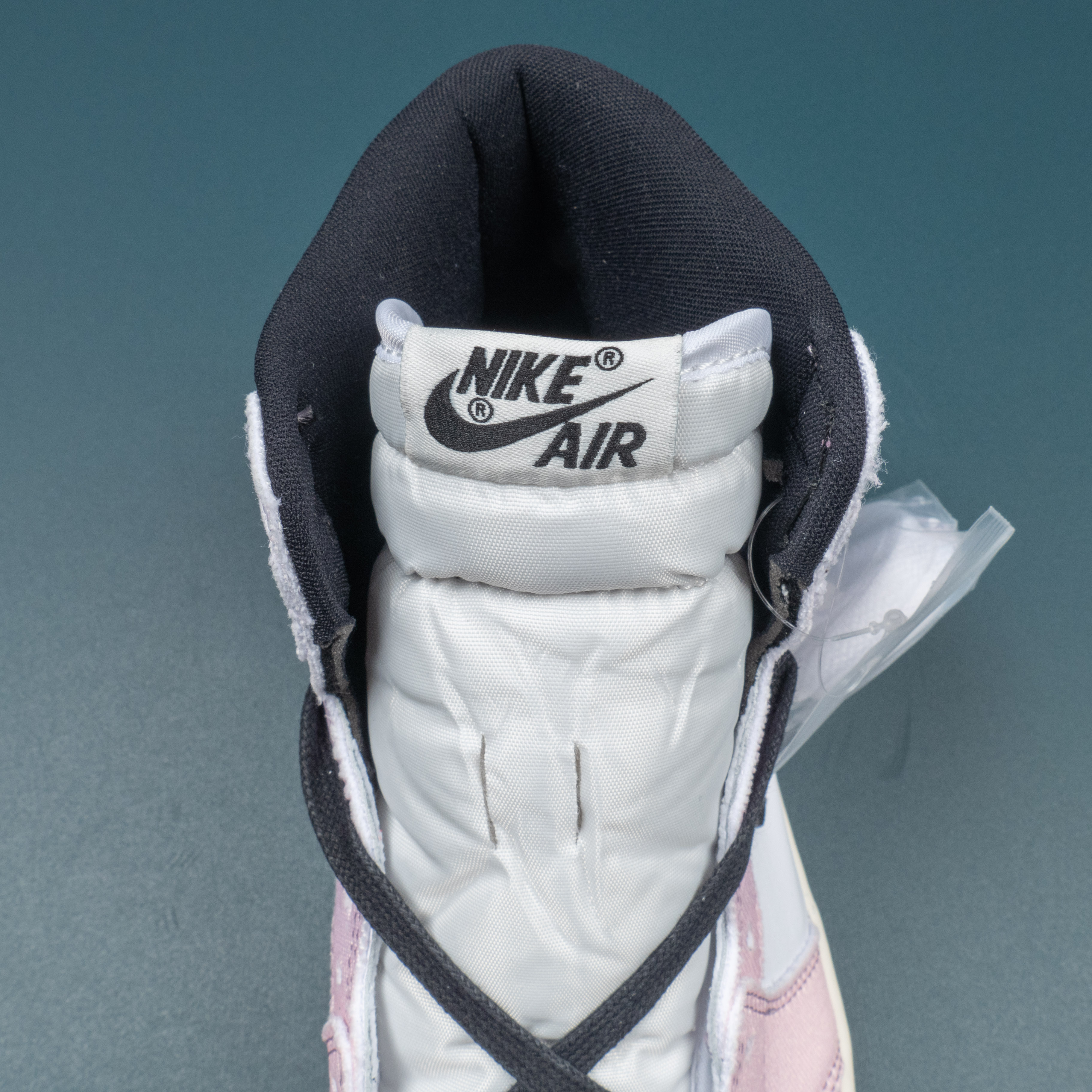 1s Retro High OG Skyline