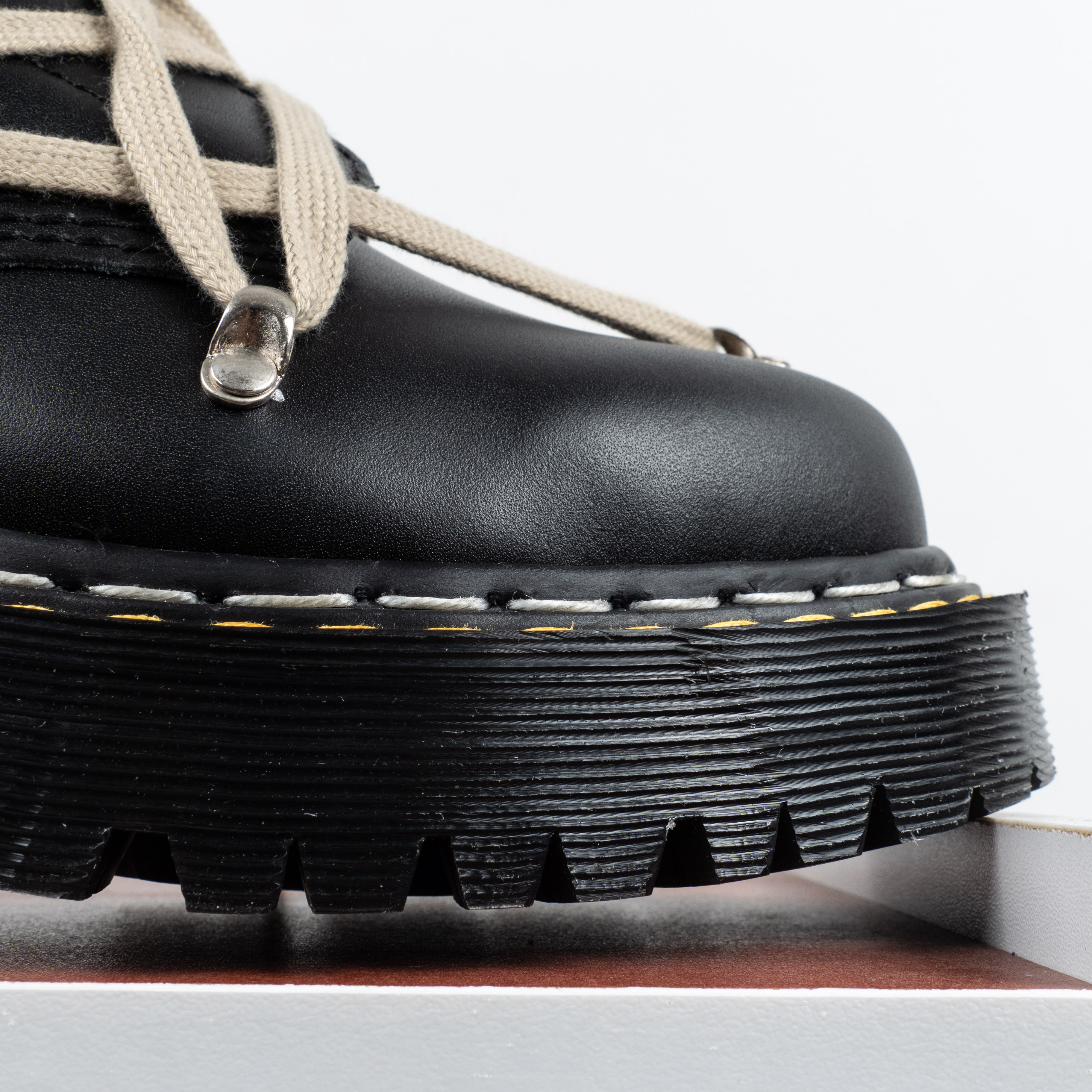 【Free Shipping】女鞋 Dr.Martens 马汀博士Jadon系列 1460 绑带马丁靴 15265001