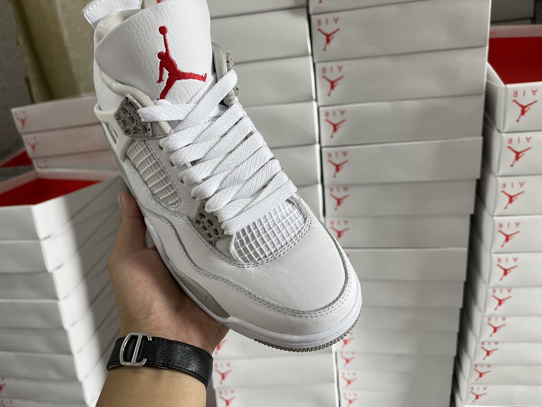 4's Retro White Oreo