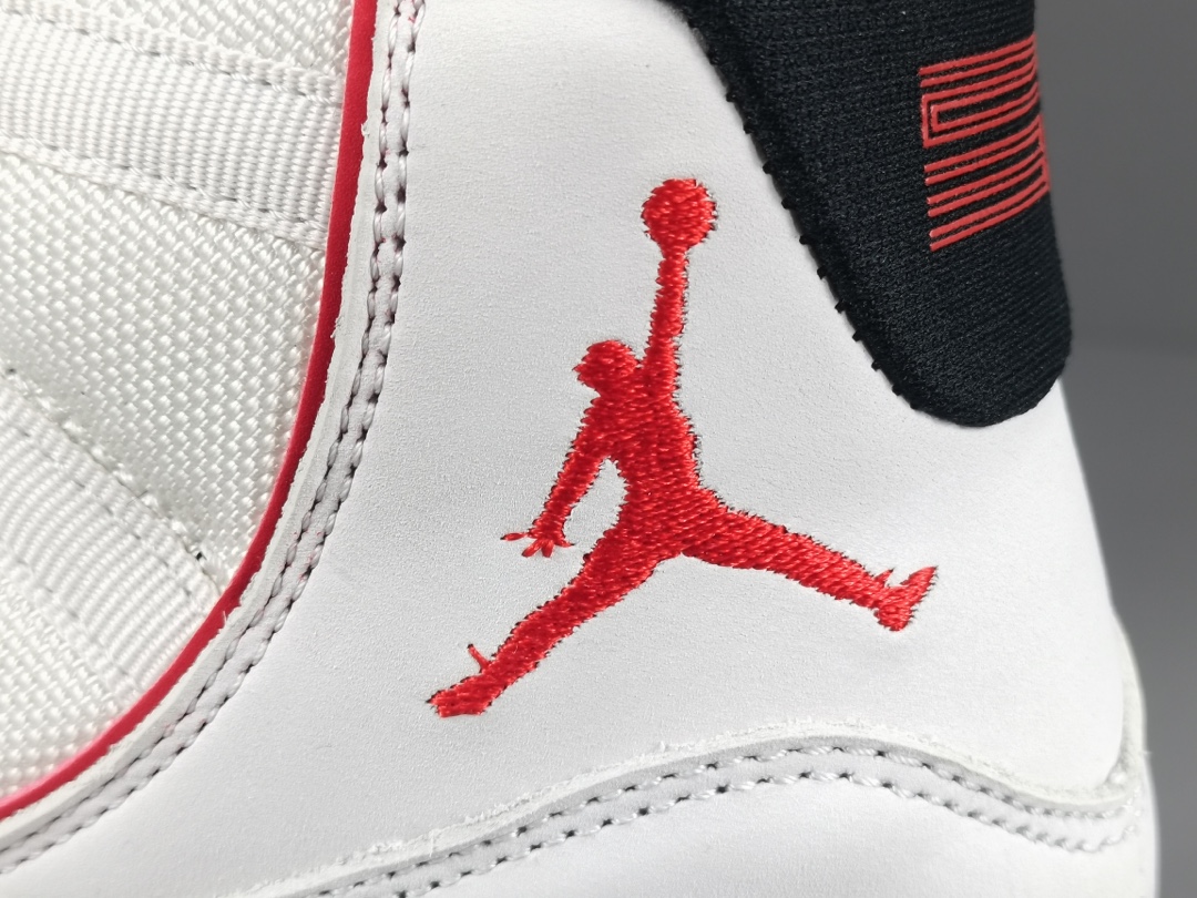 11's Retro Platinum Tint