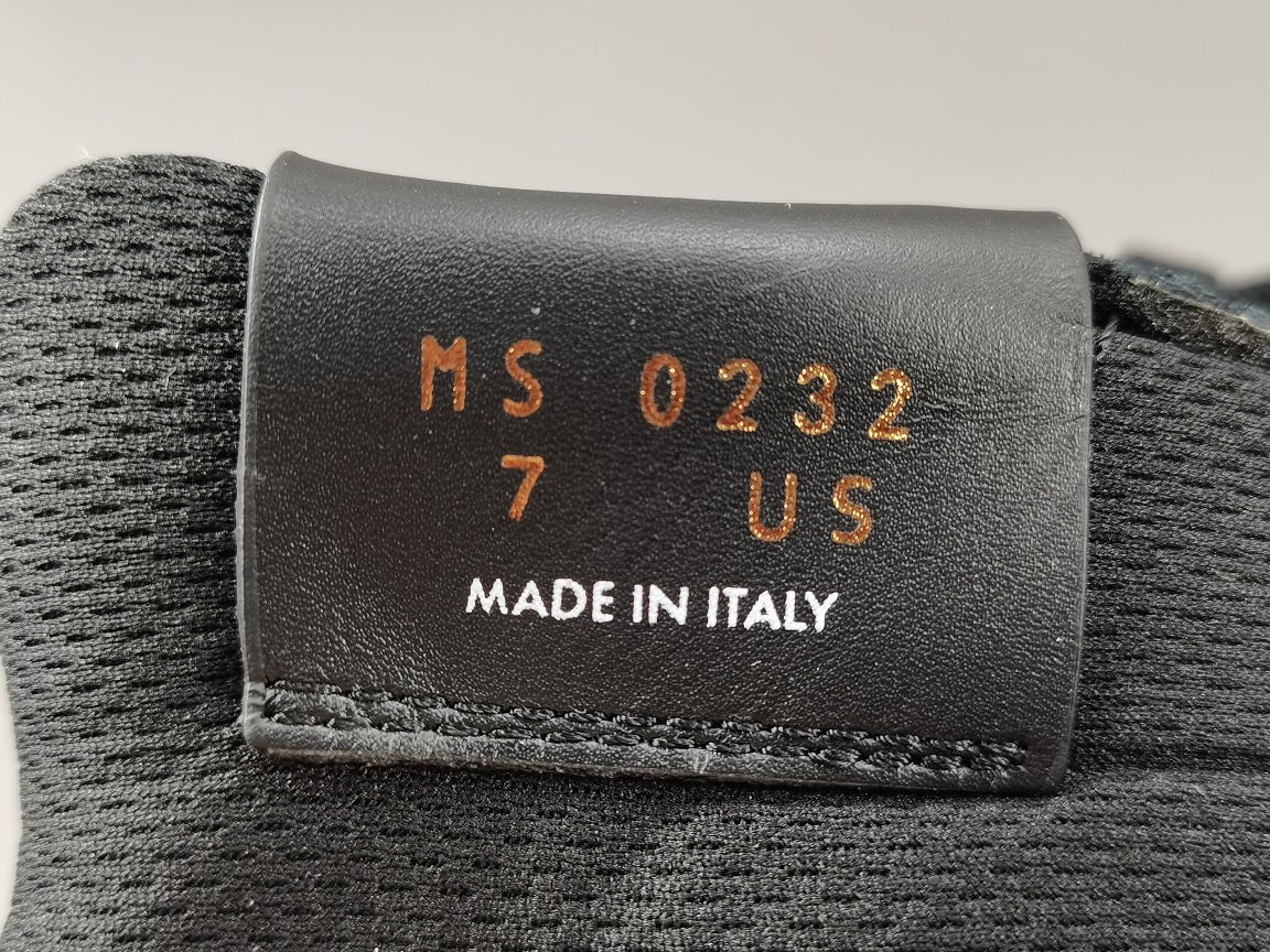 By Virgil Abloh Black
