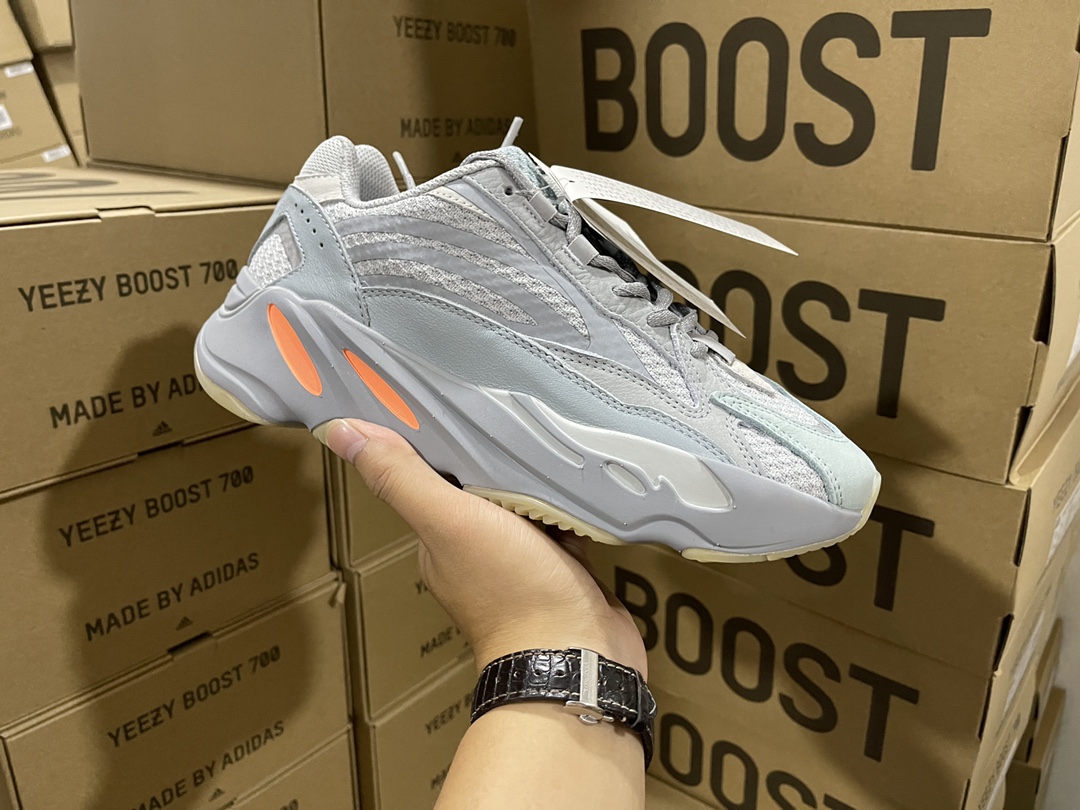 700 V2 Inertia