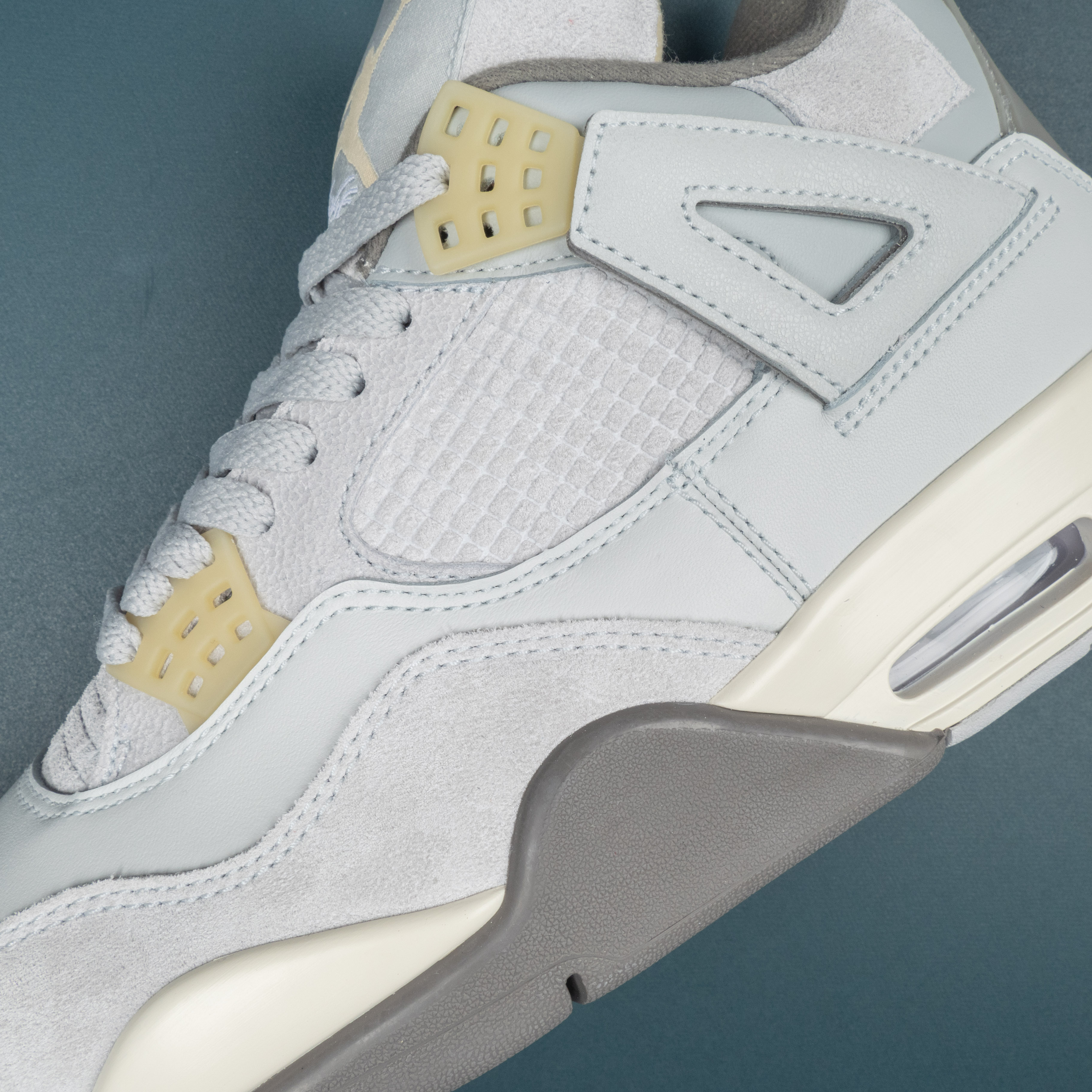 4s Retro SE Craft Photon Dust