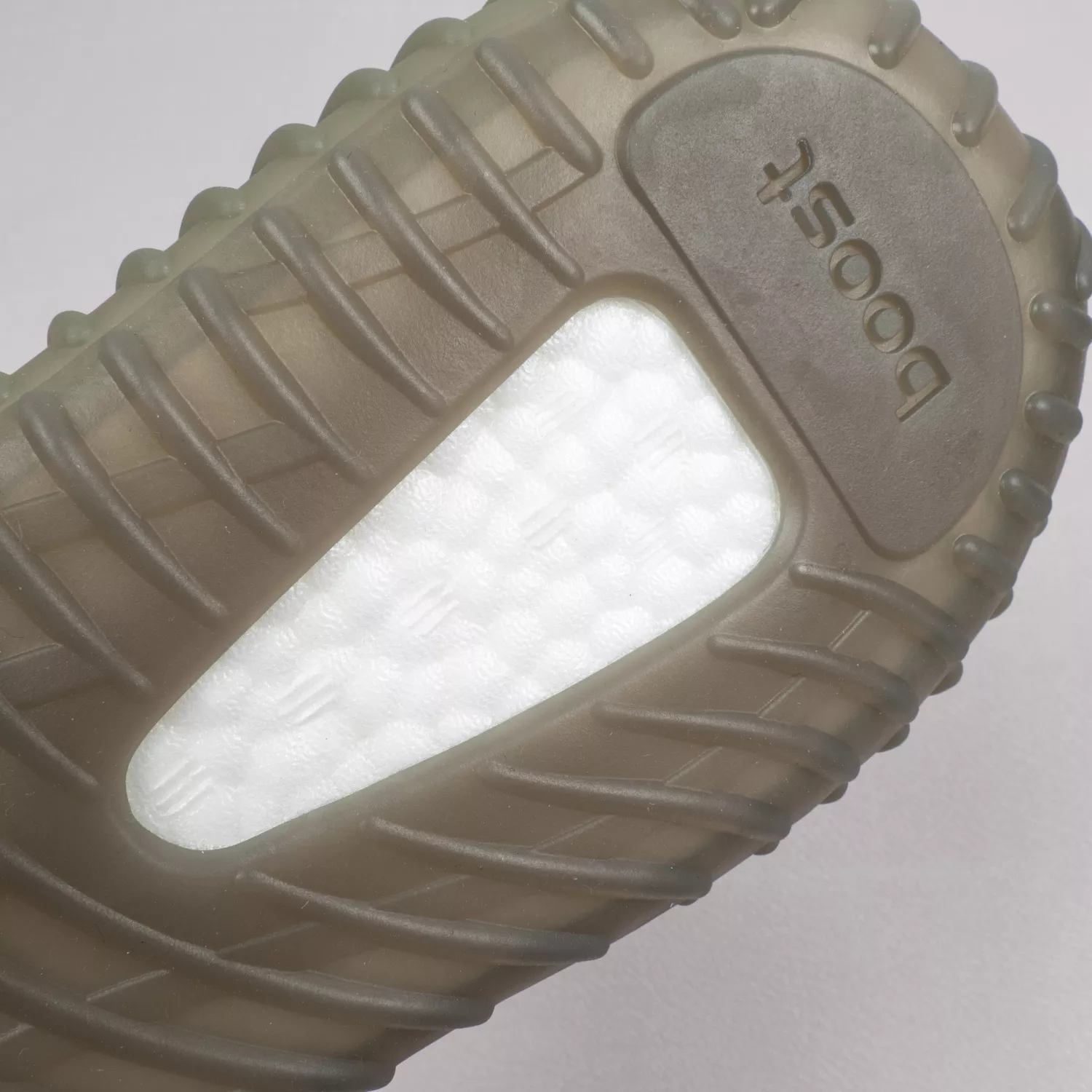 350 V2 Beluga Reflective