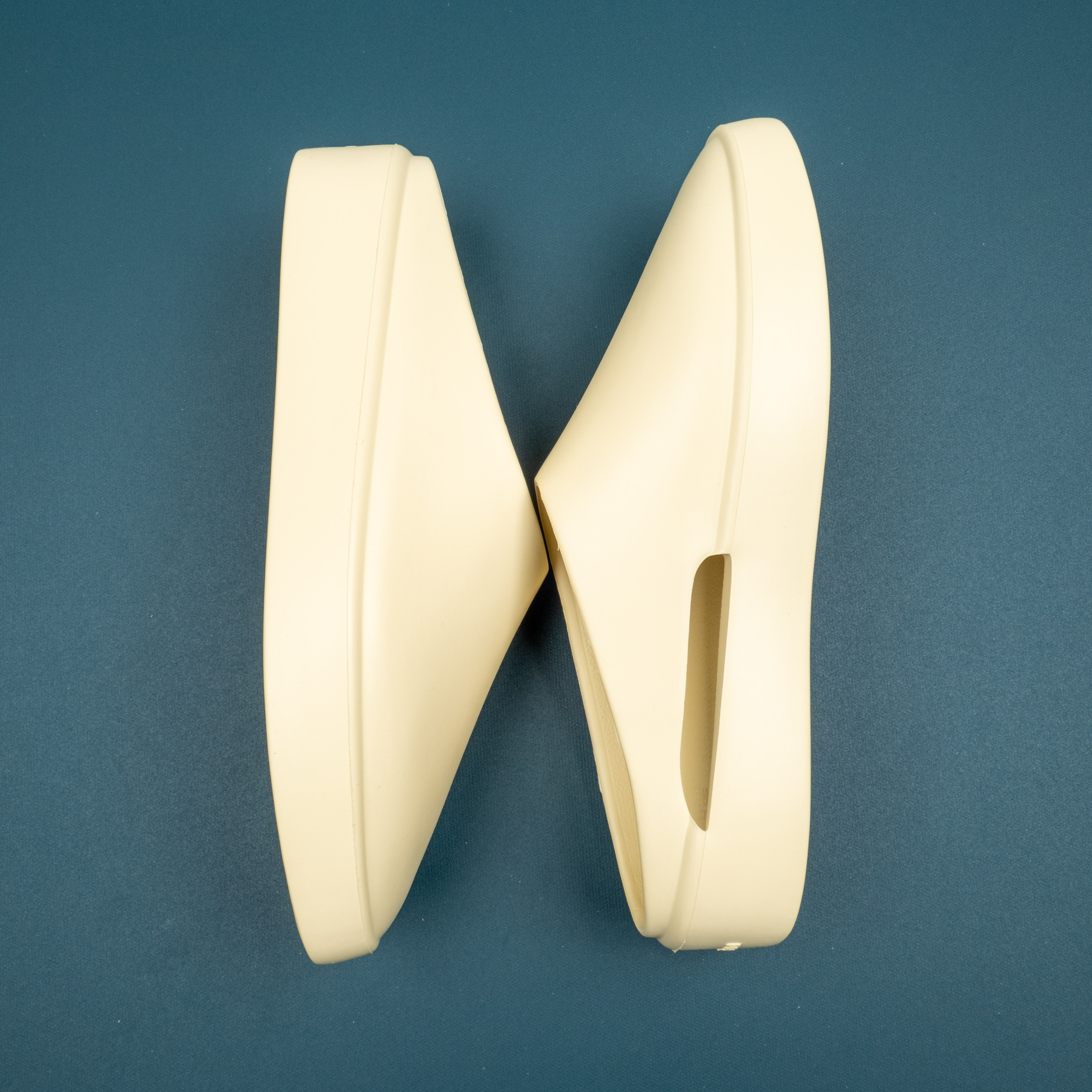 Caliornia One Stirrup Cream