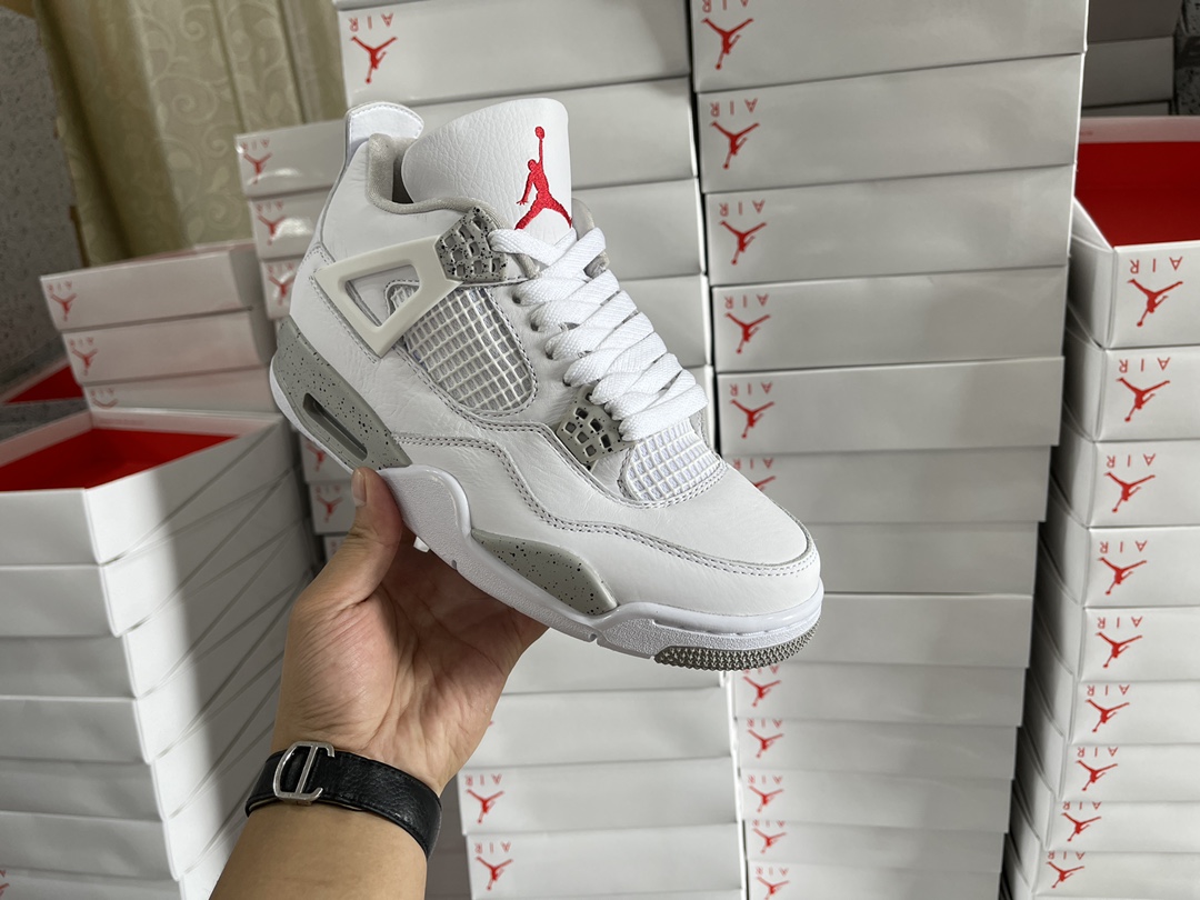 4's Retro White Oreo