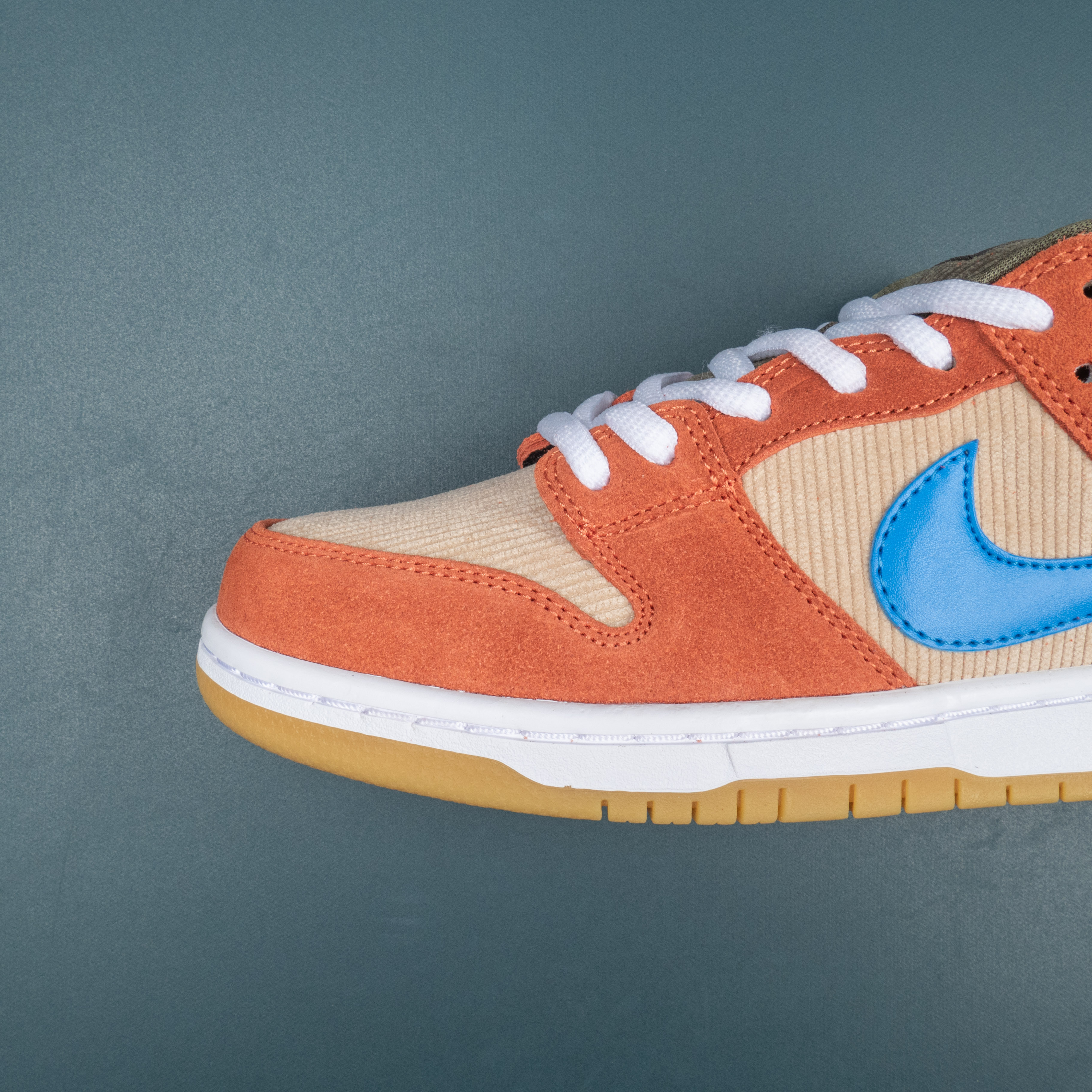 SB Dunk Low Corduroy Dusty Peach